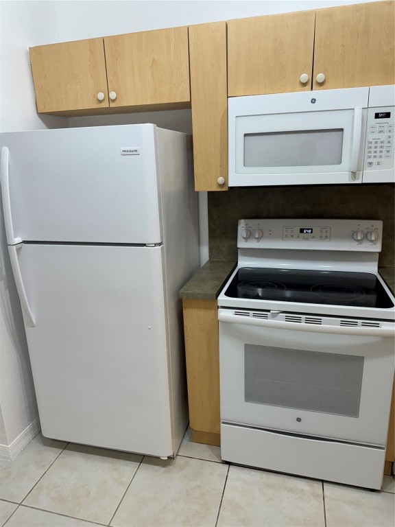 Venetia Gardens Condo - Residential Lease