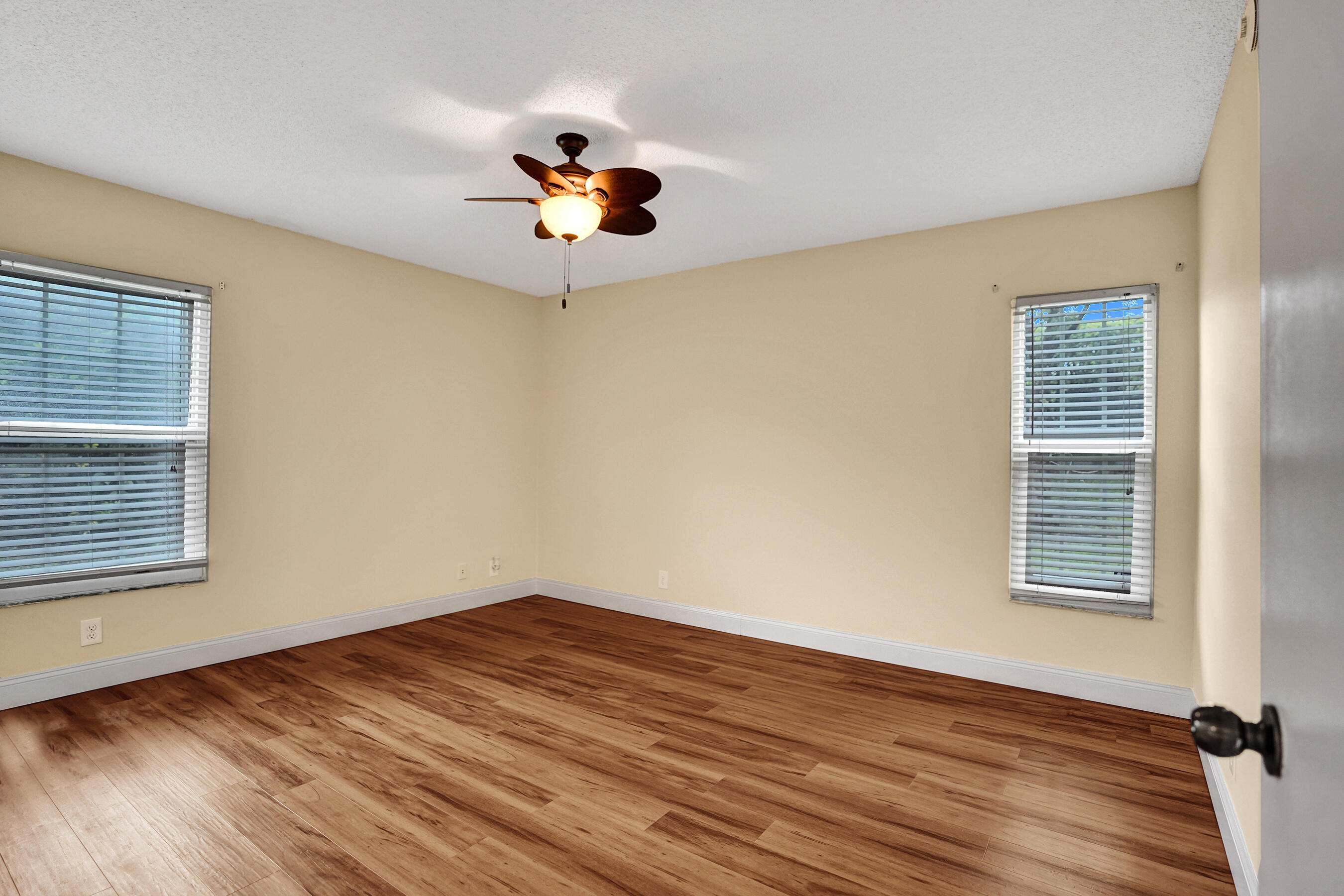 TOWN VILLAS - Residential