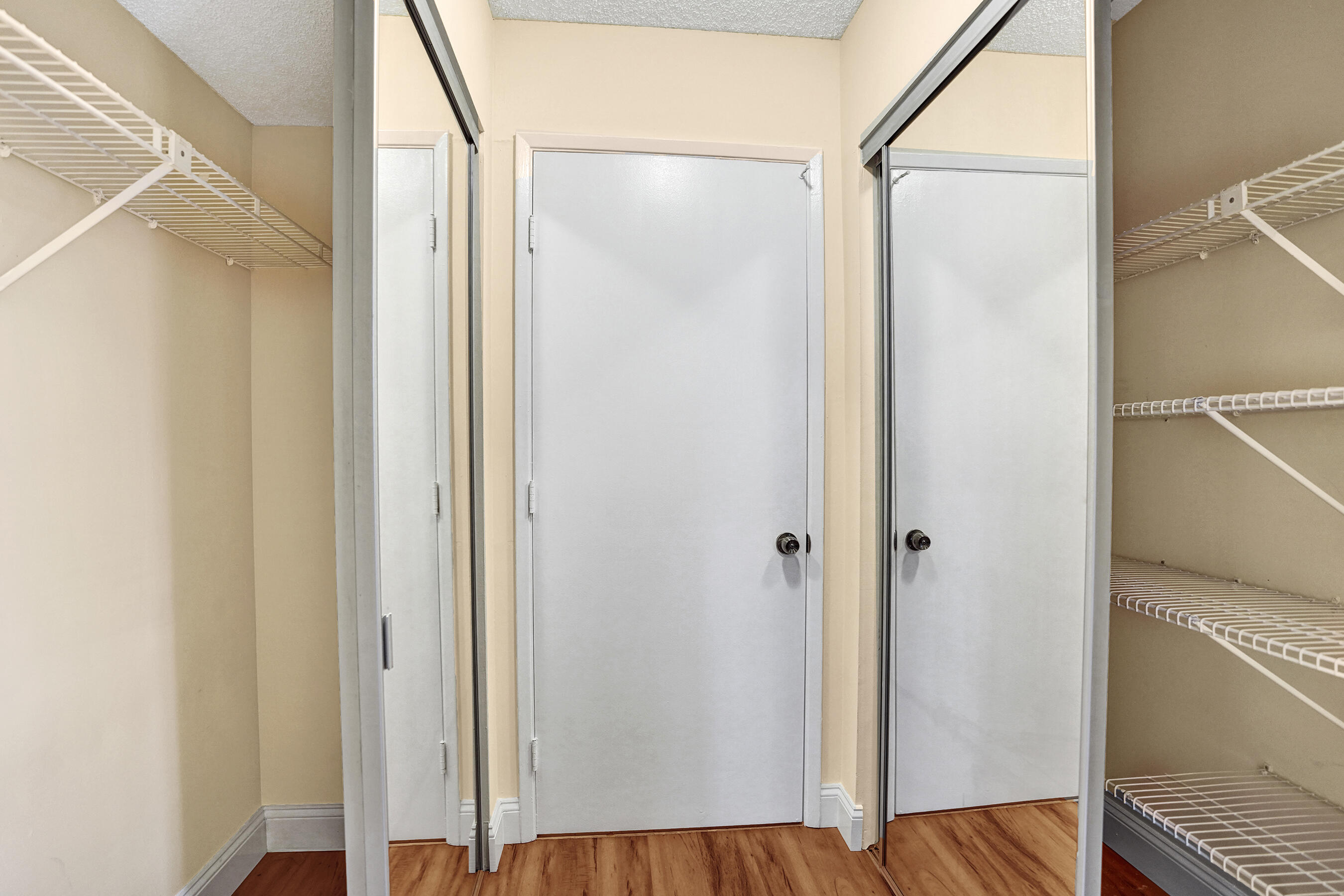 TOWN VILLAS - Residential