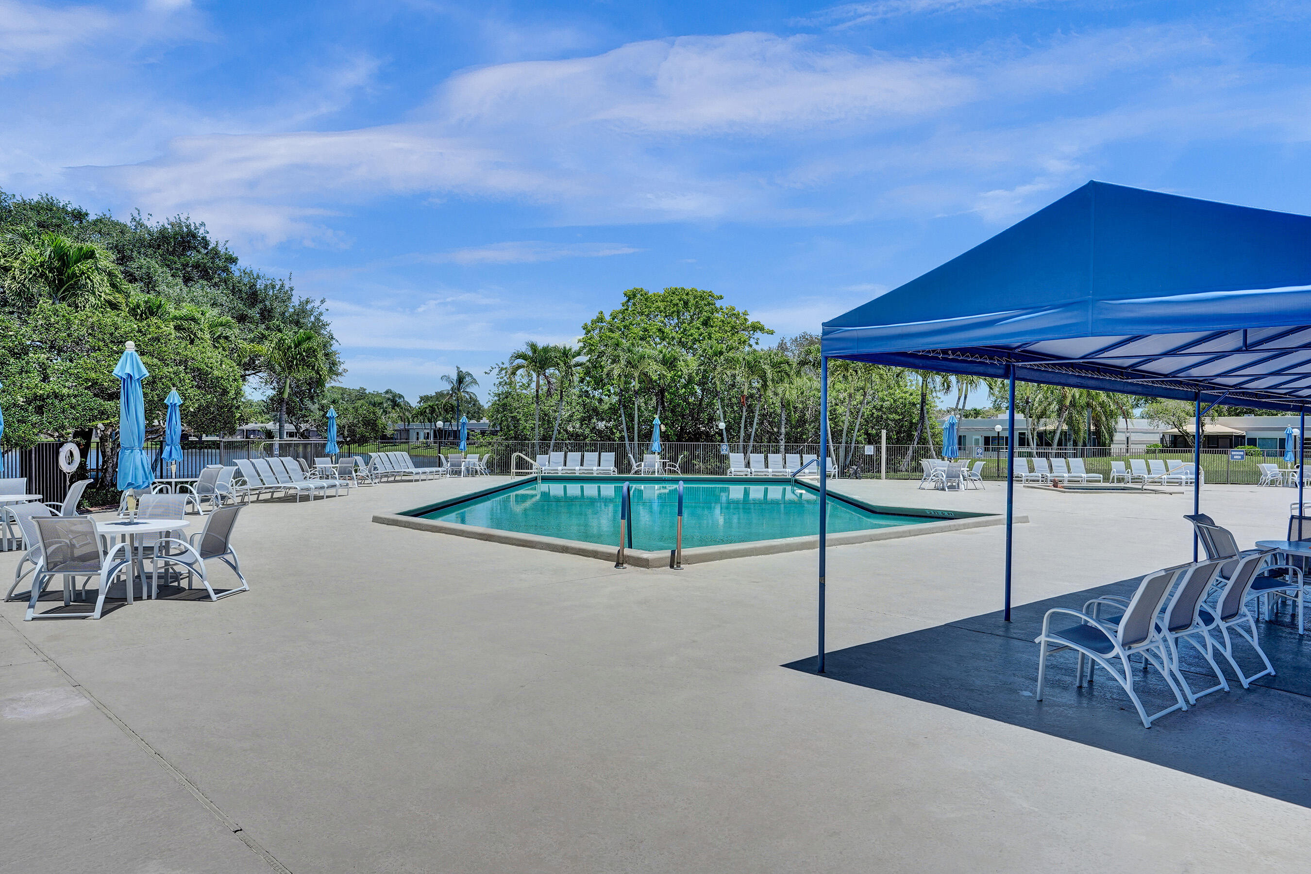 TOWN VILLAS - Residential