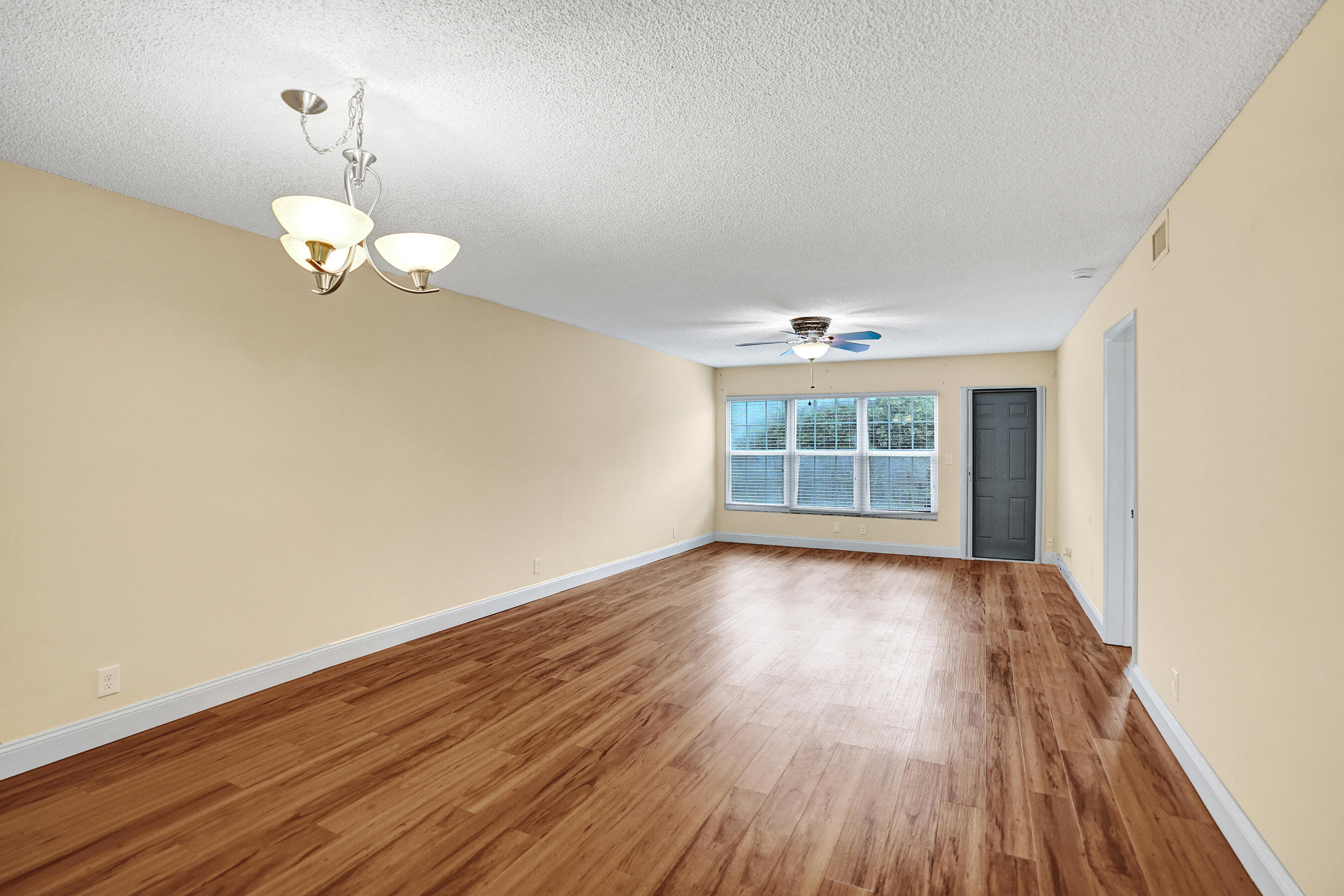 TOWN VILLAS - Residential