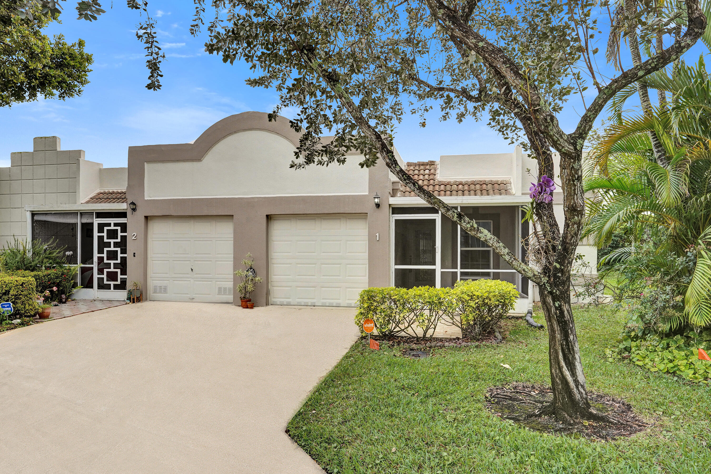 TOWN VILLAS - Residential