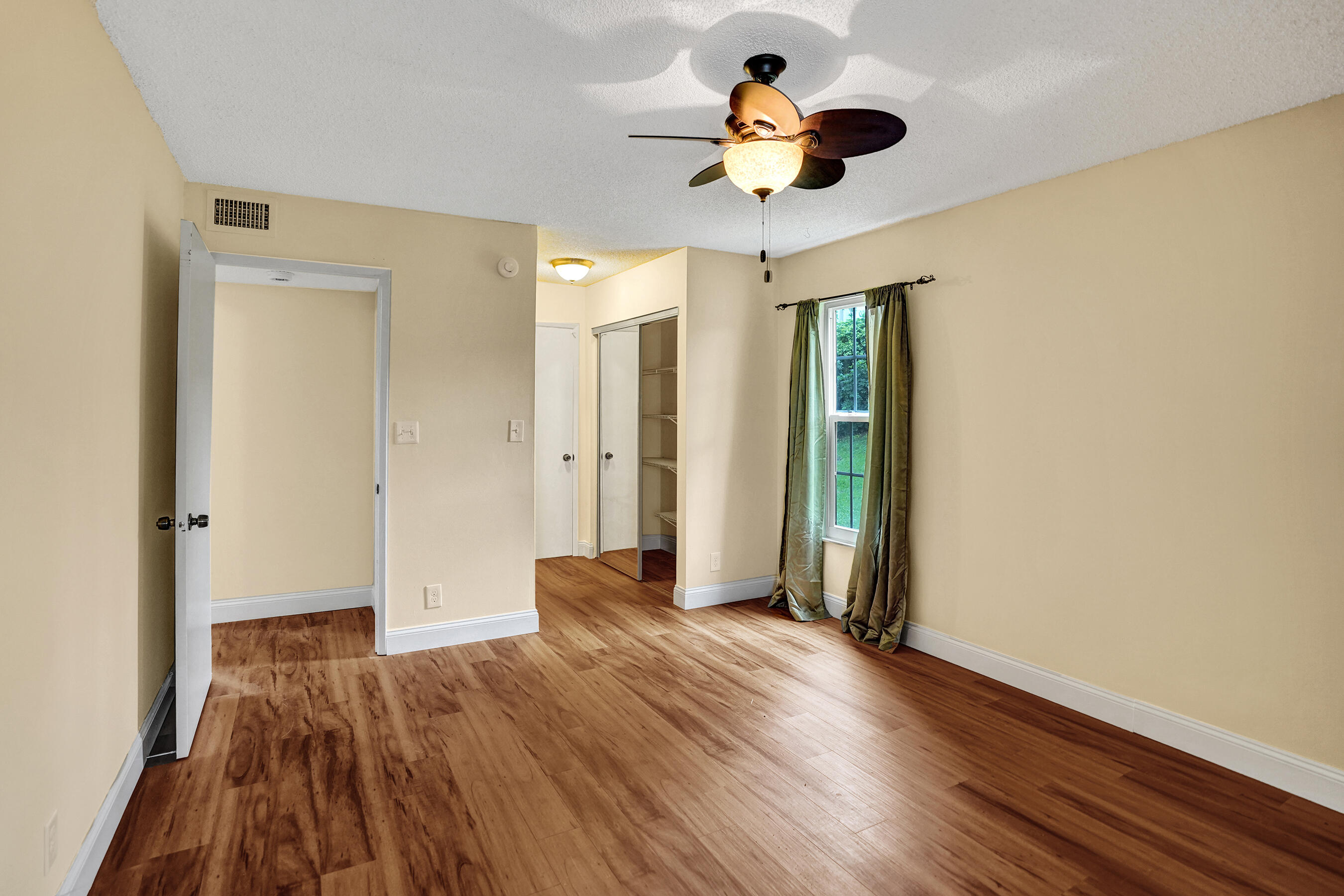 TOWN VILLAS - Residential