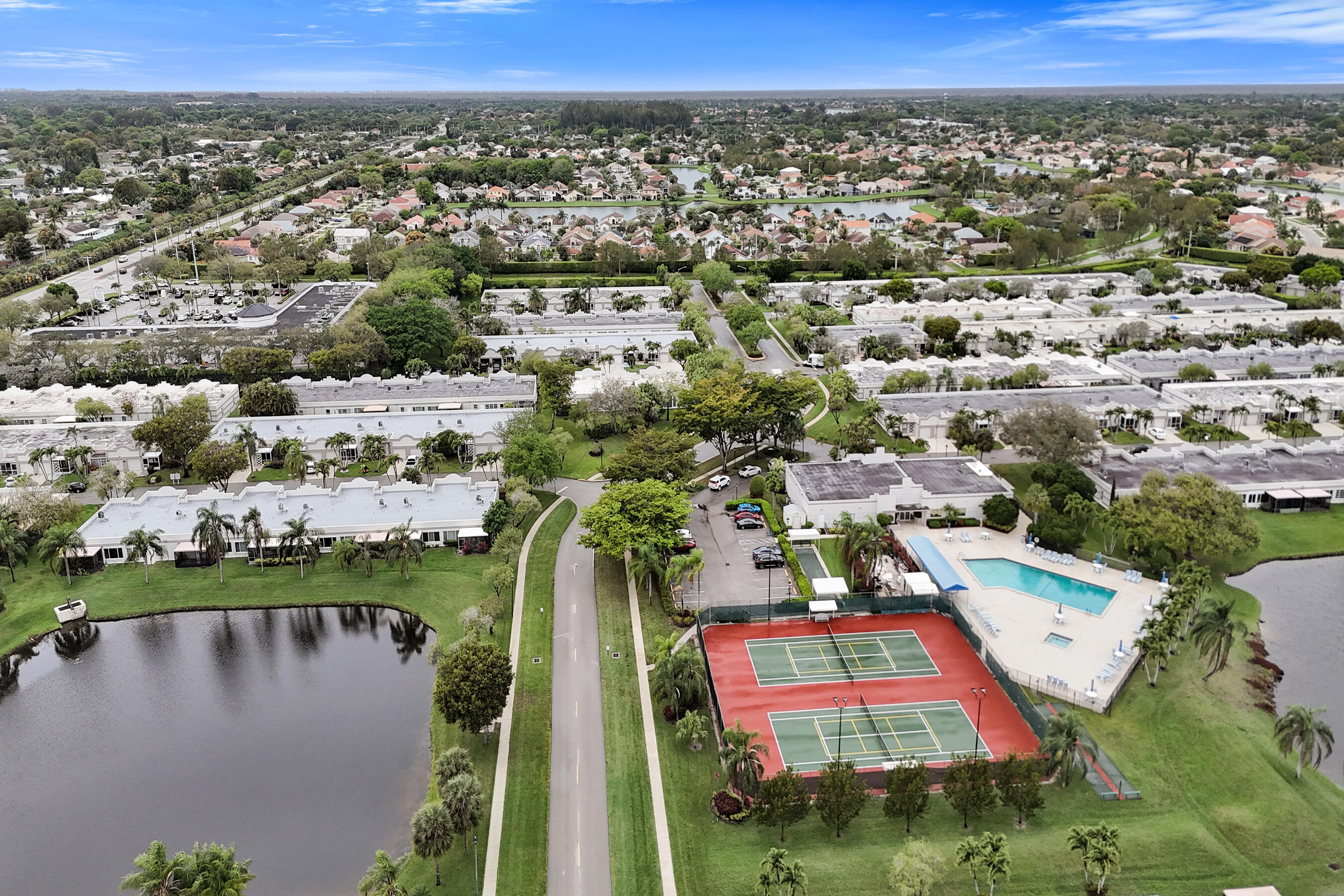 TOWN VILLAS - Residential