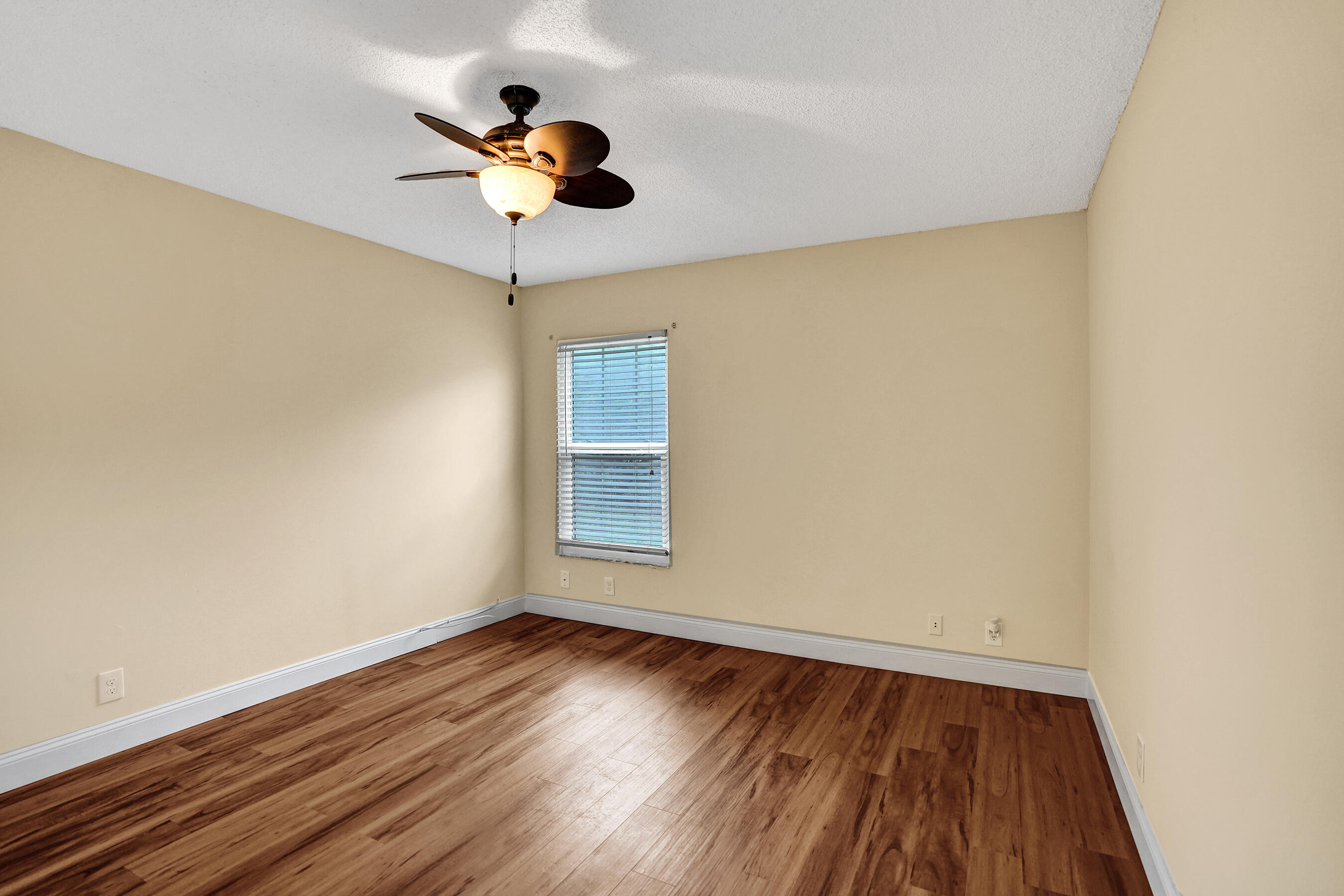 TOWN VILLAS - Residential