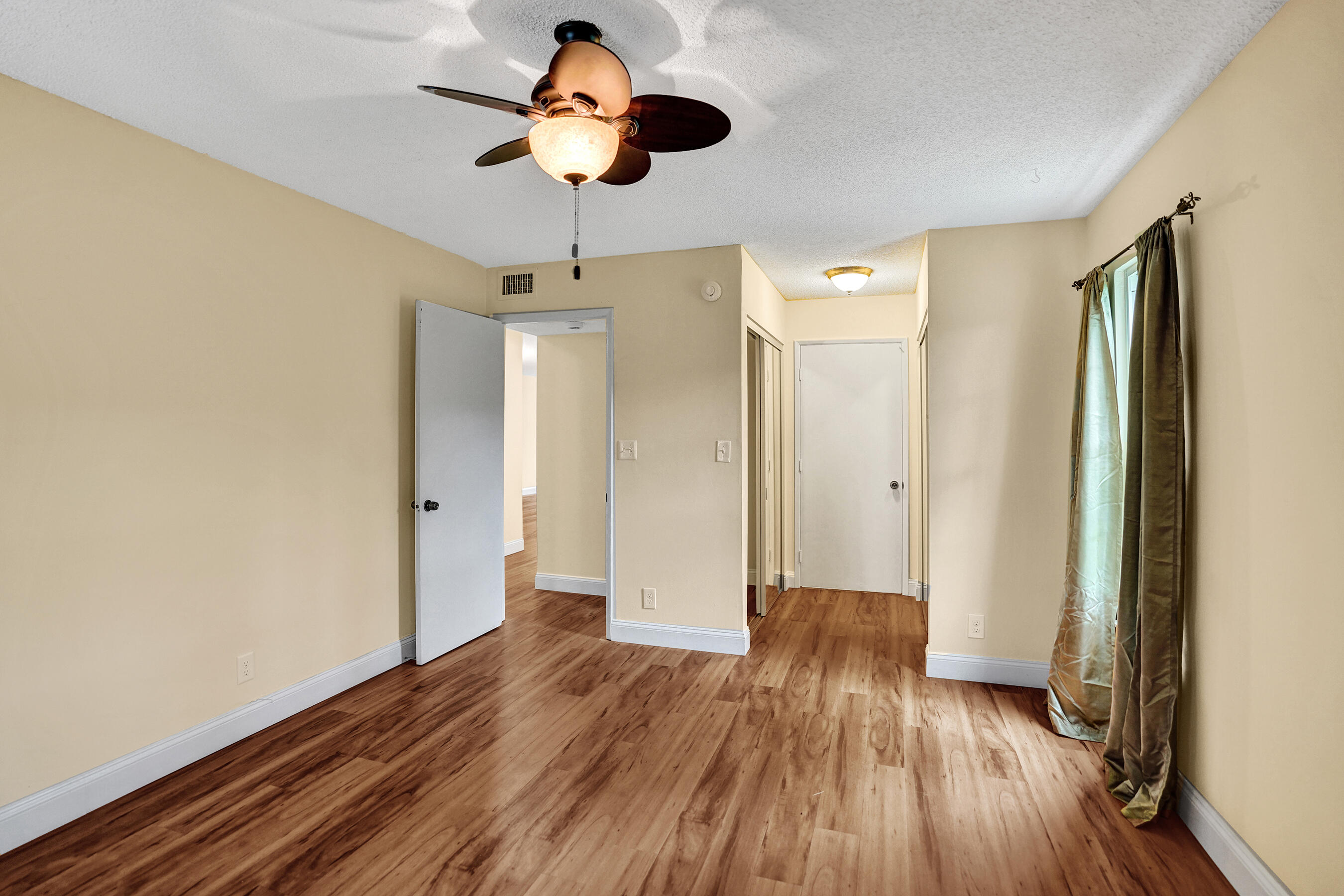 TOWN VILLAS - Residential