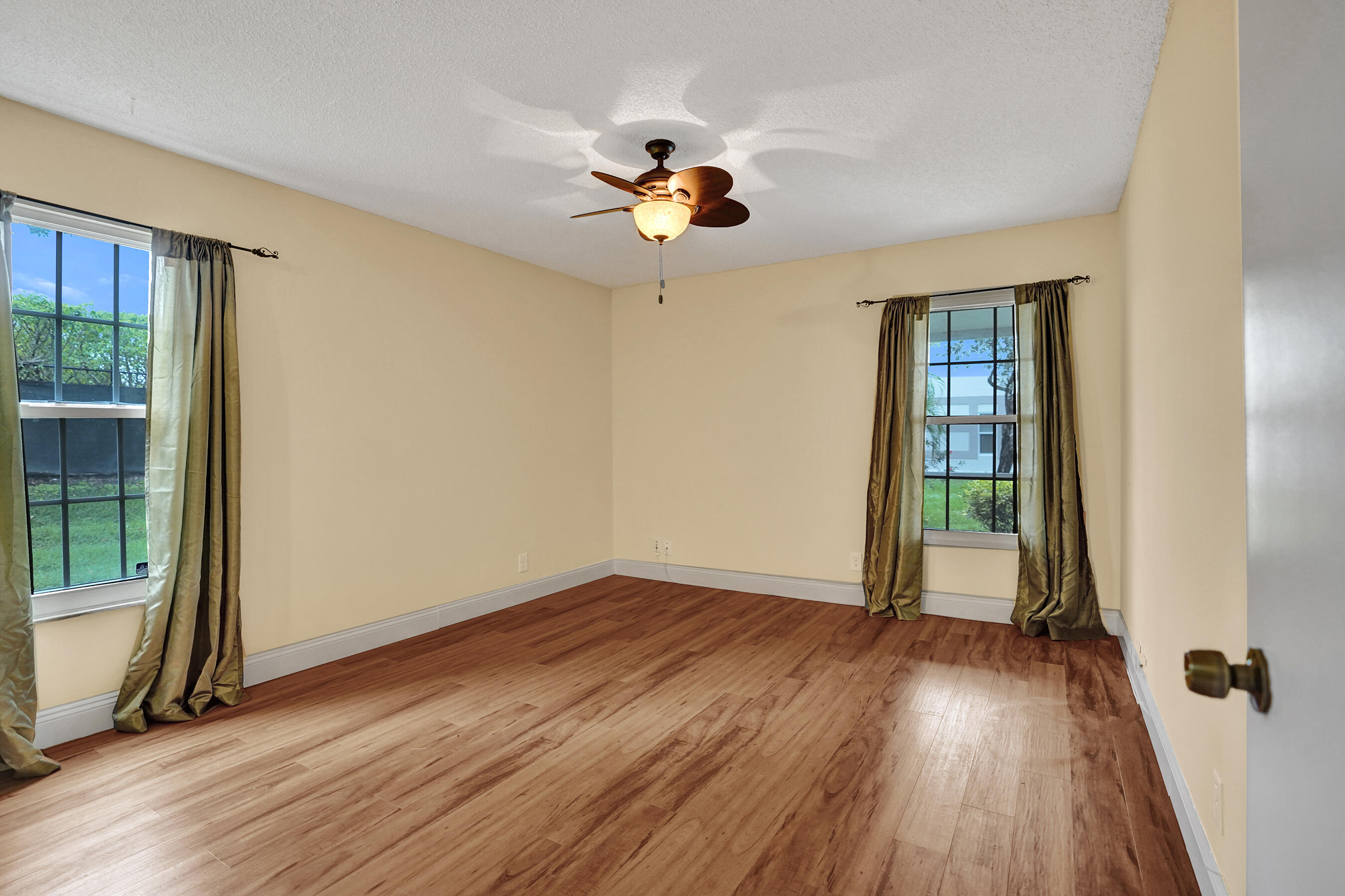 TOWN VILLAS - Residential