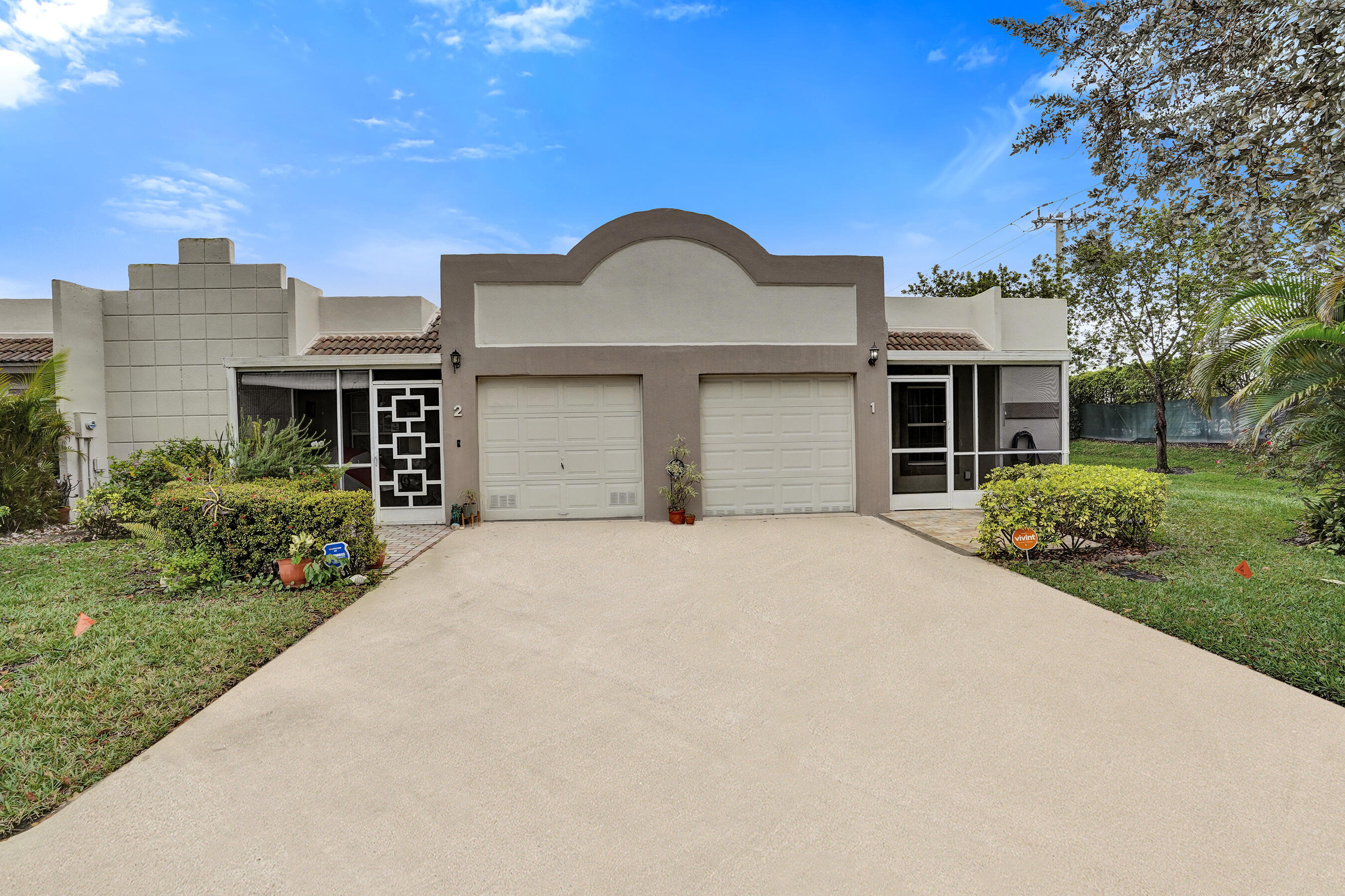 TOWN VILLAS - Residential