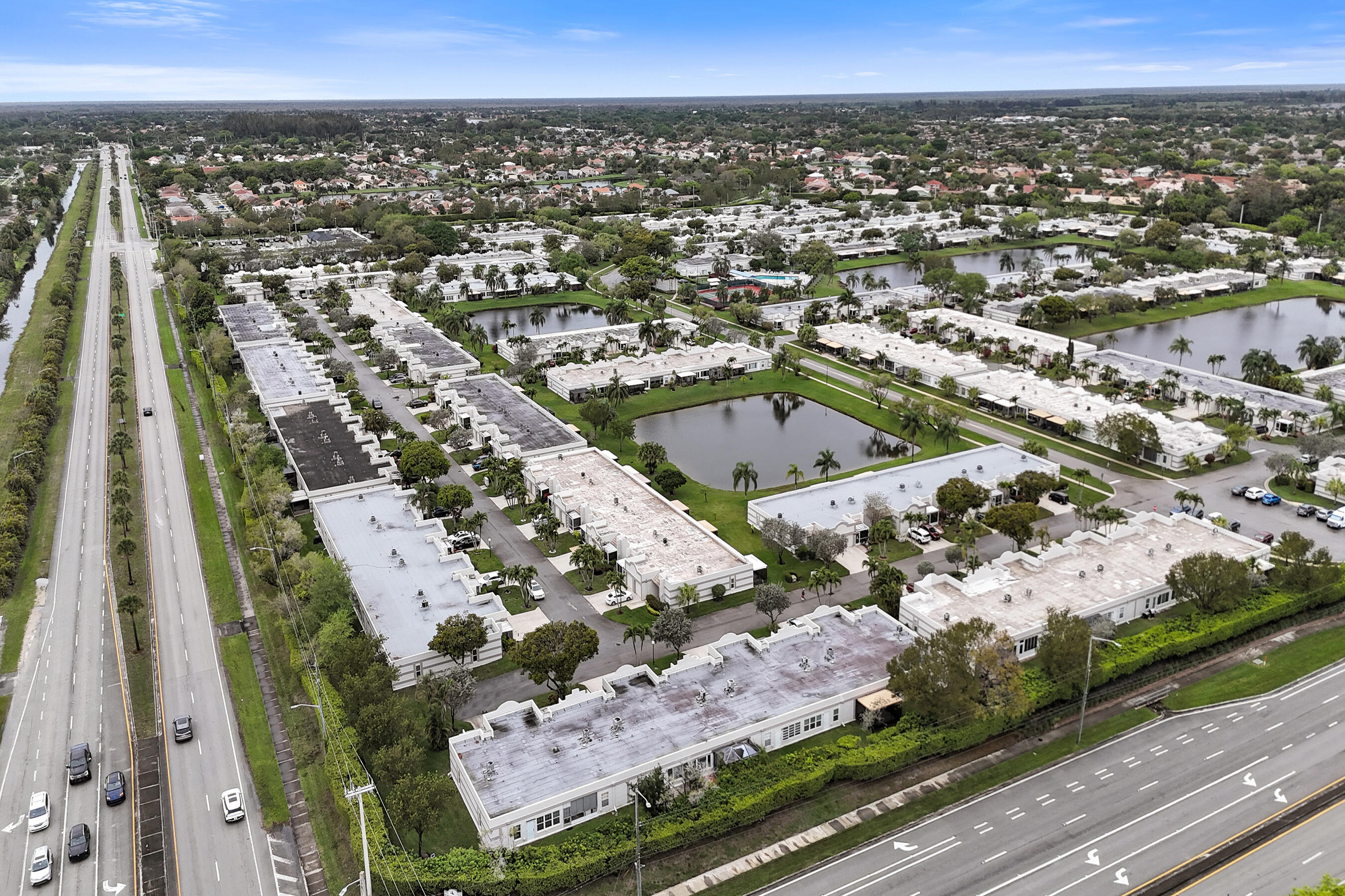 TOWN VILLAS - Residential