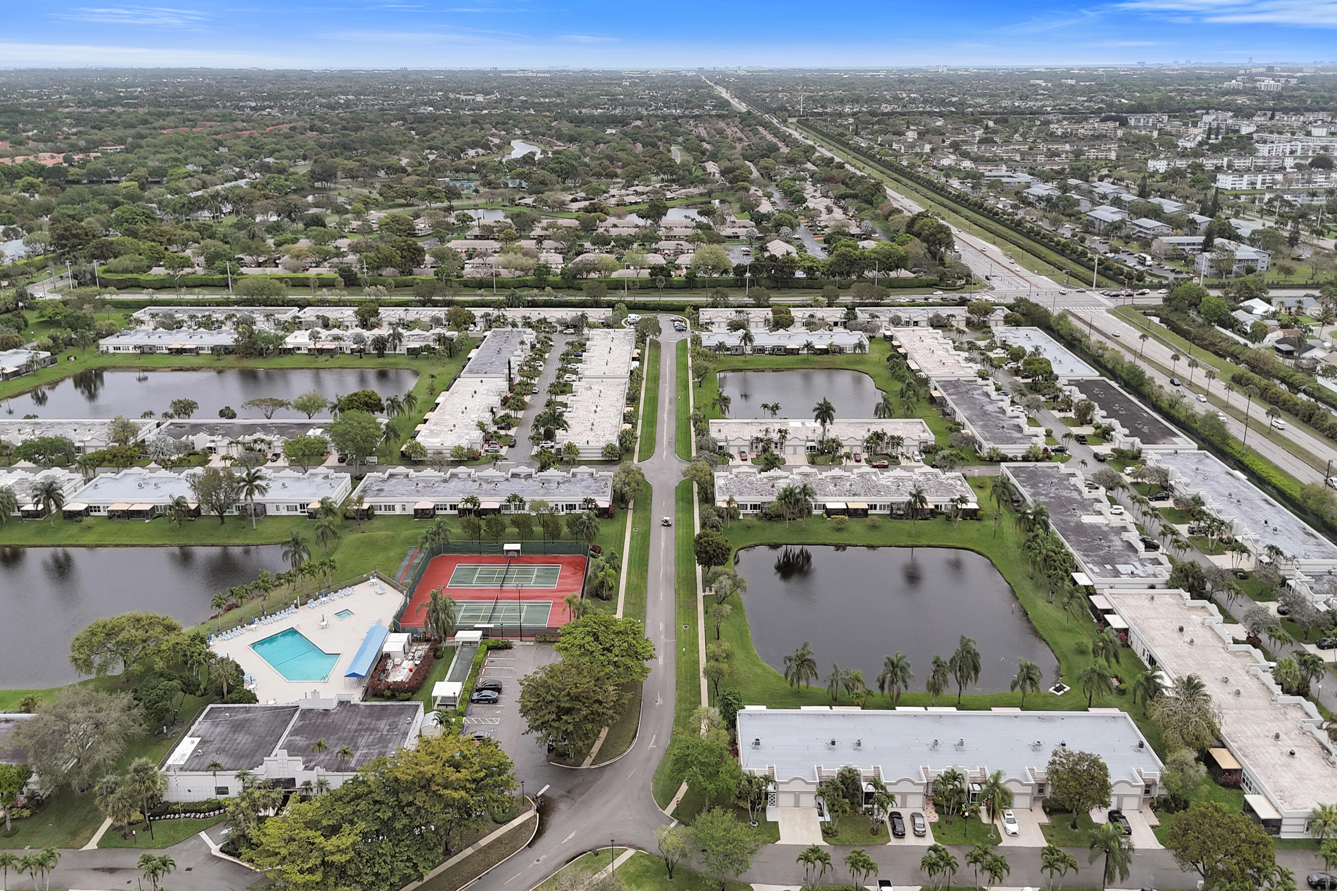 TOWN VILLAS - Residential