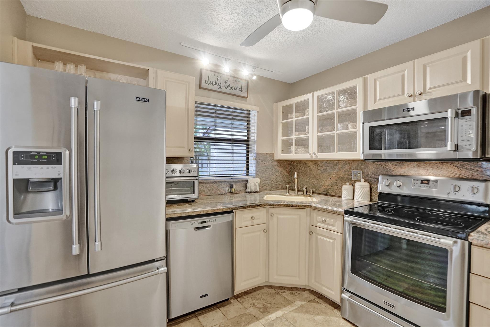 Baywood Village 1 - Residential