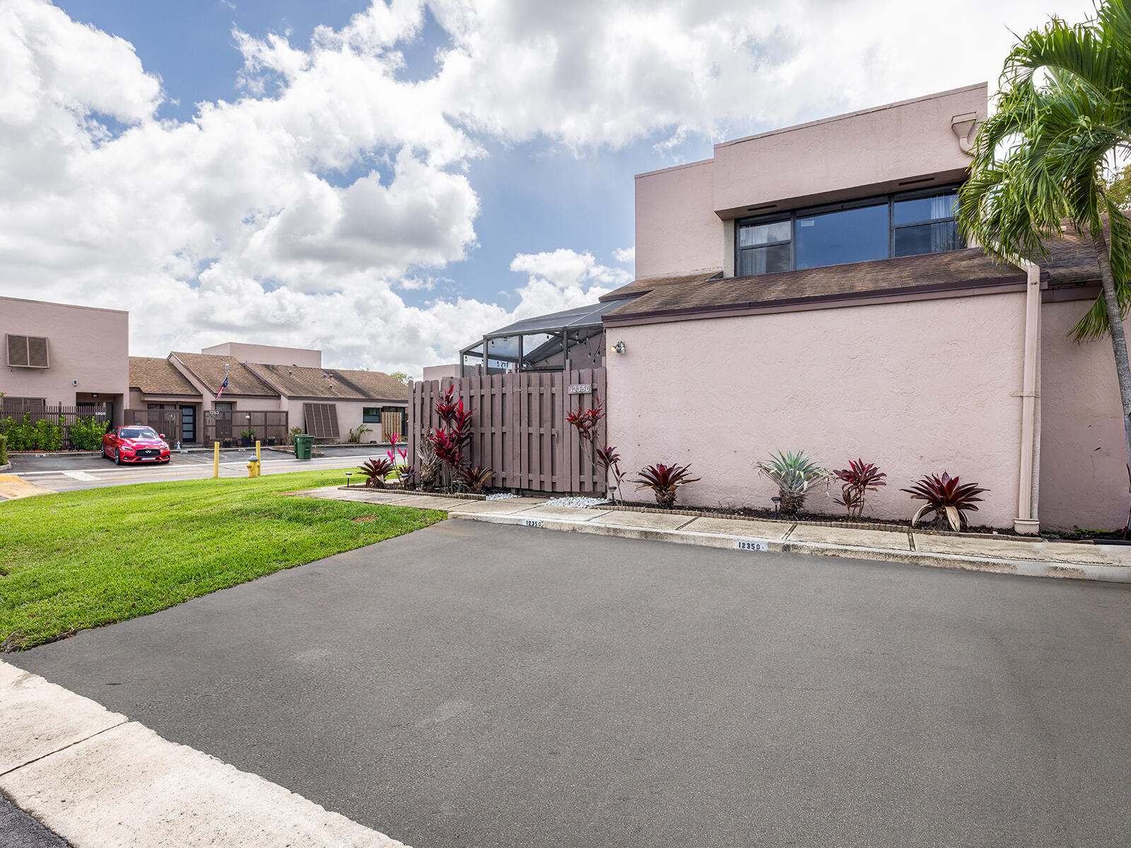 PEMBROKE LAKES SECTION SEVEN - Residential