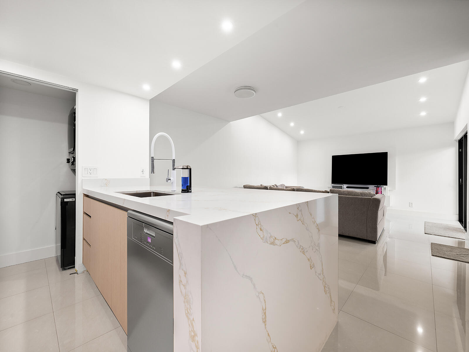 PEMBROKE LAKES SECTION SEVEN - Residential