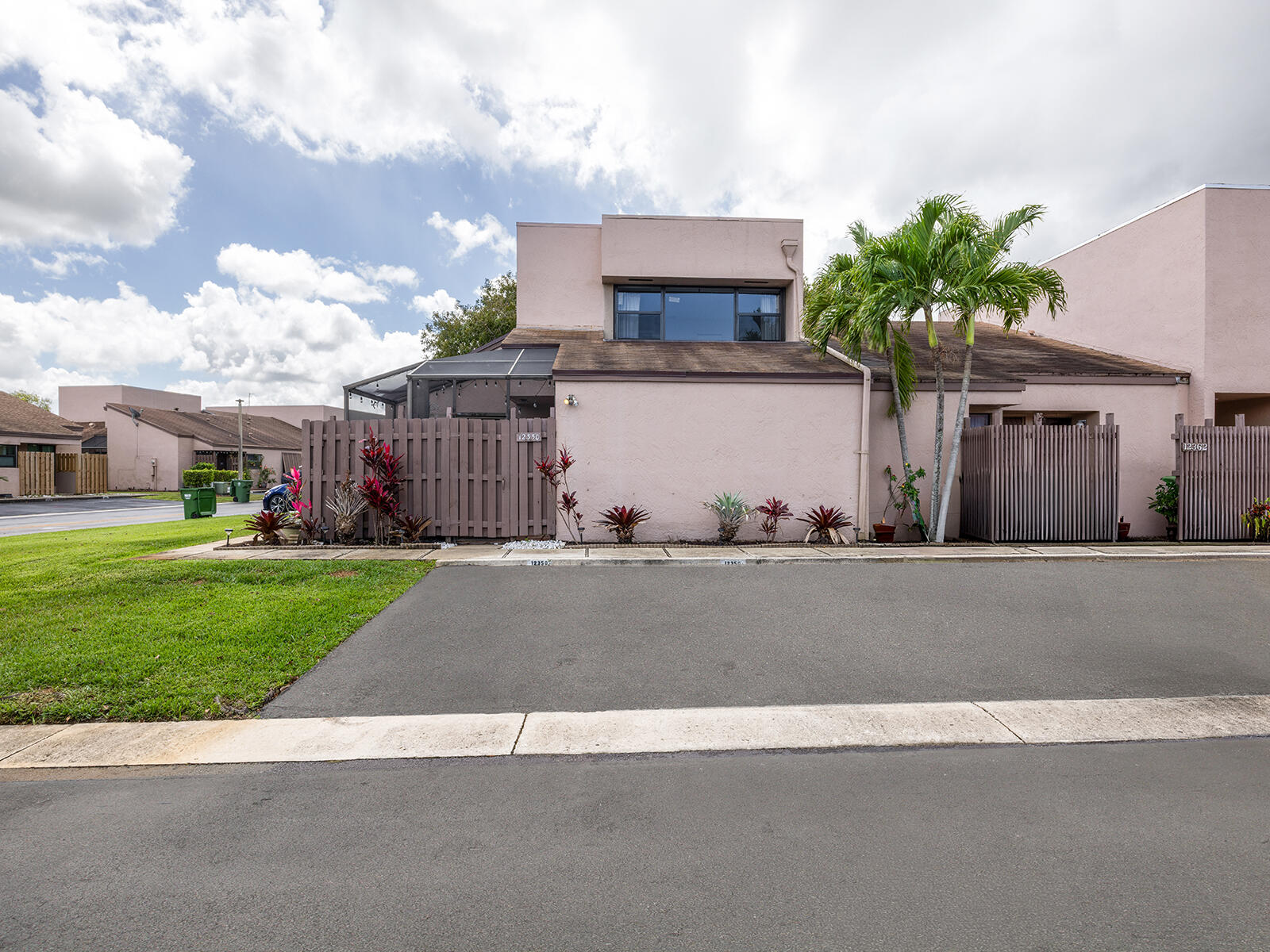 PEMBROKE LAKES SECTION SEVEN - Residential