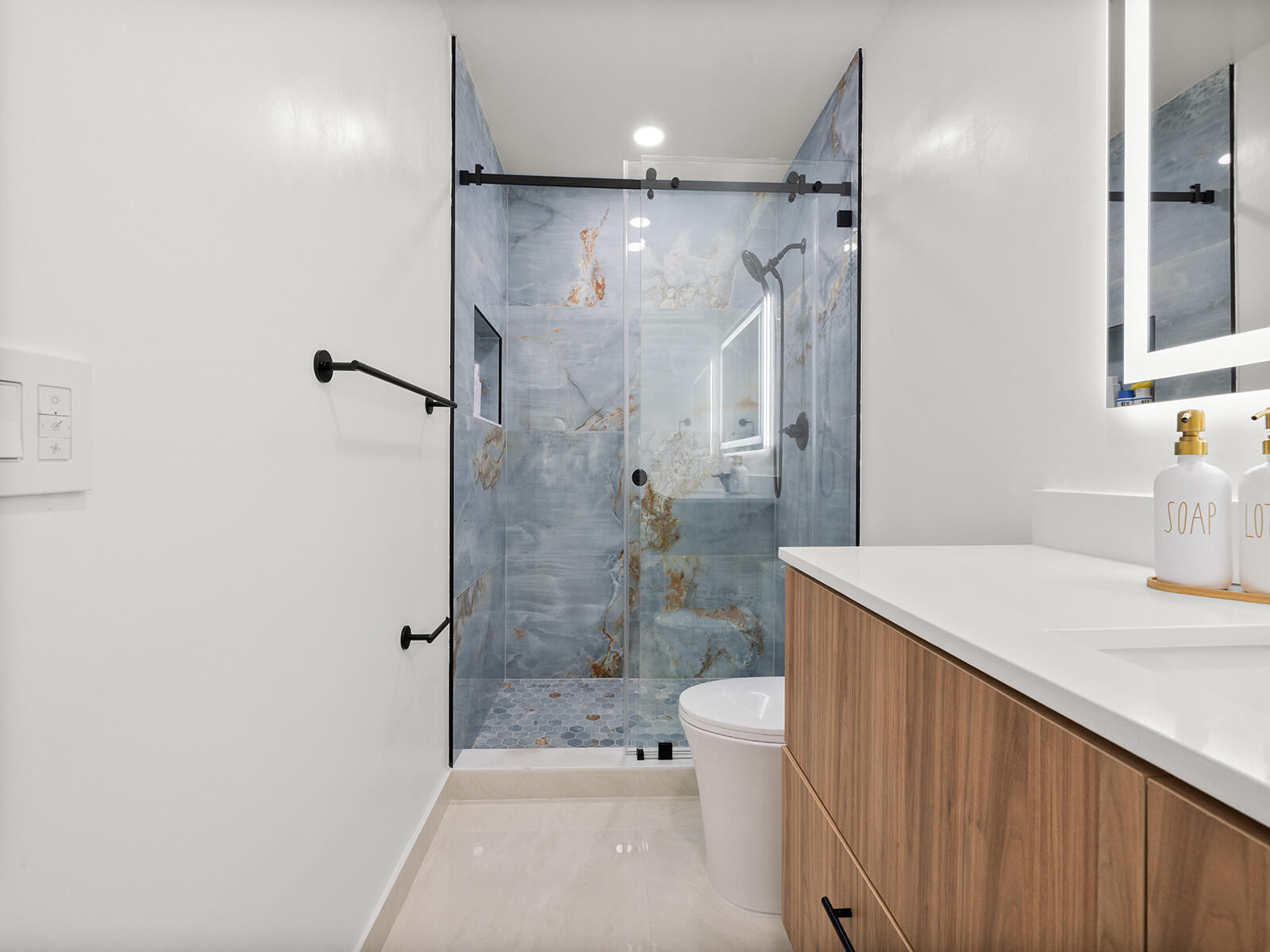 PEMBROKE LAKES SECTION SEVEN - Residential