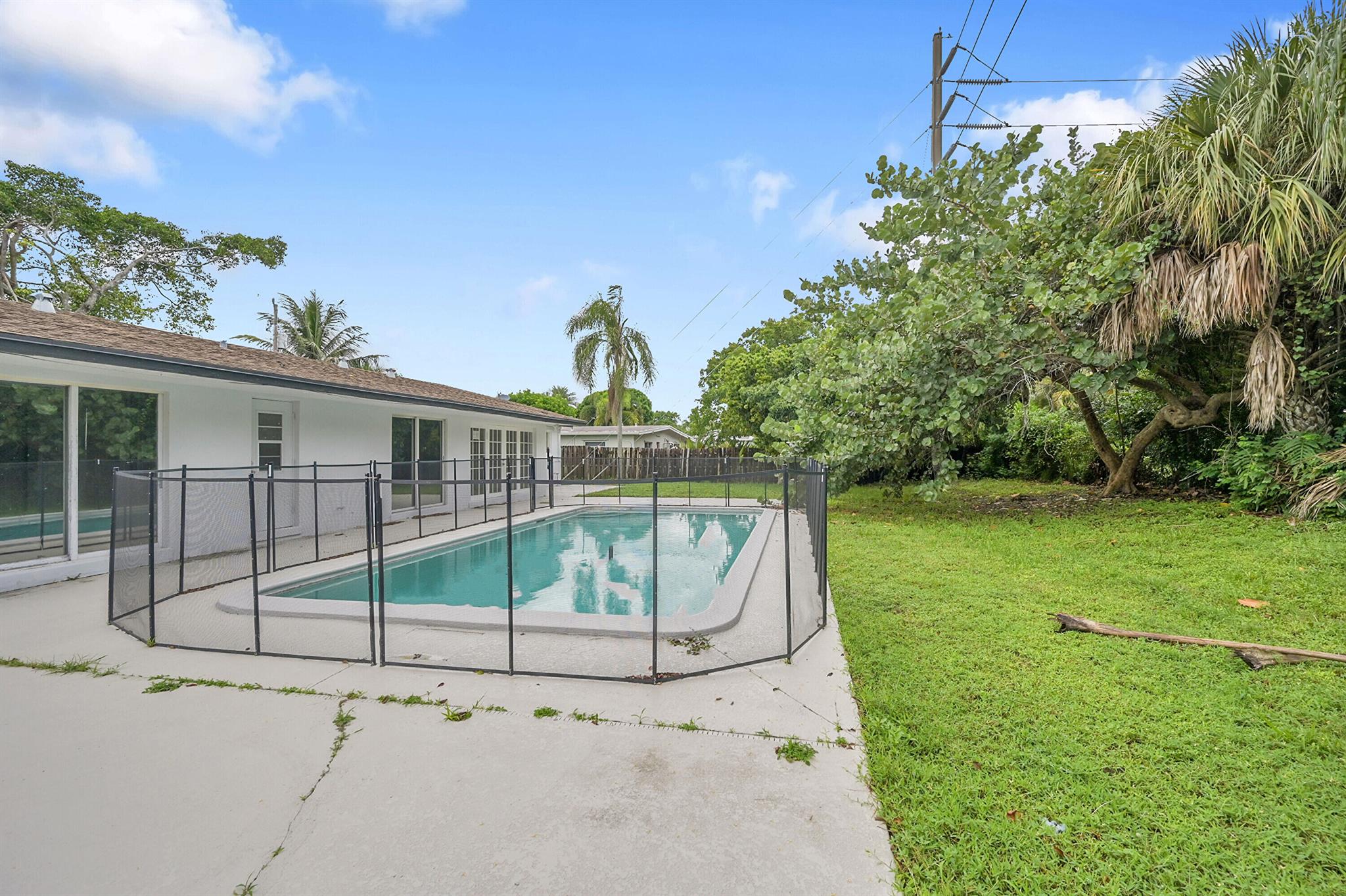 ISLAND ESTATES - Residential