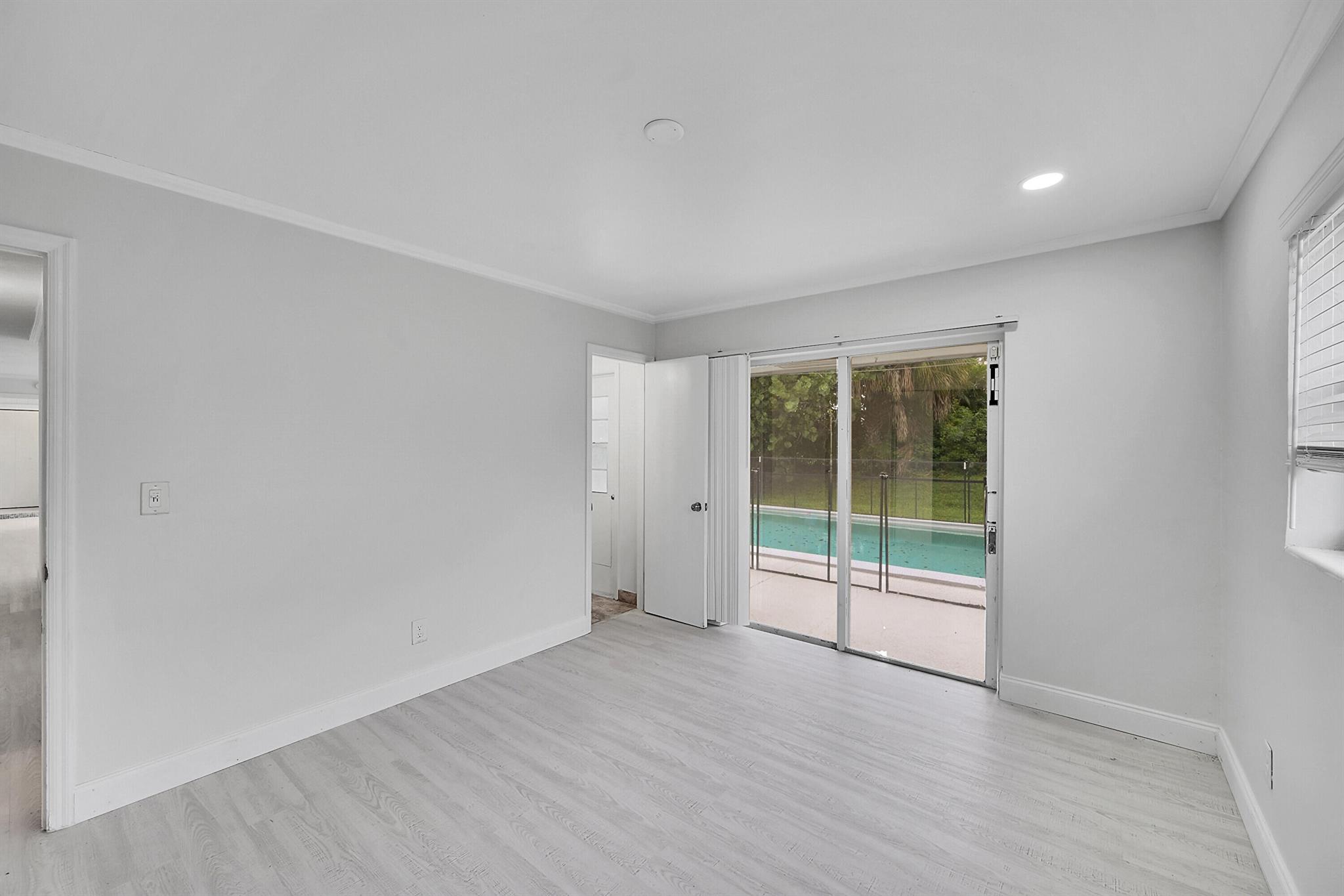 ISLAND ESTATES - Residential