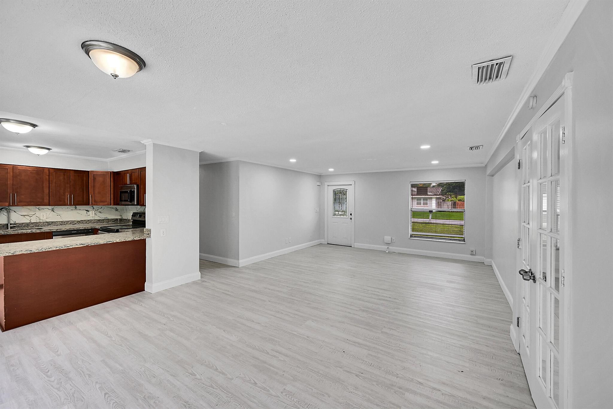 ISLAND ESTATES - Residential