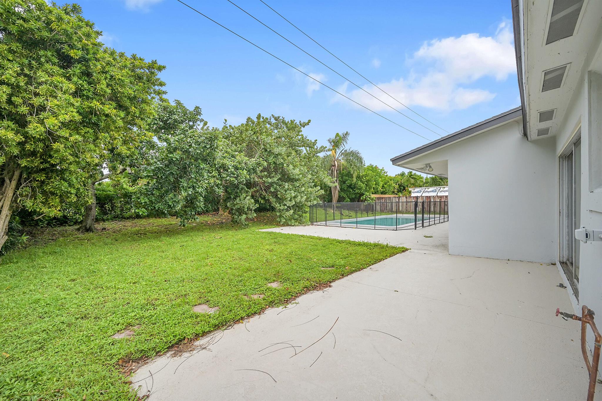 ISLAND ESTATES - Residential