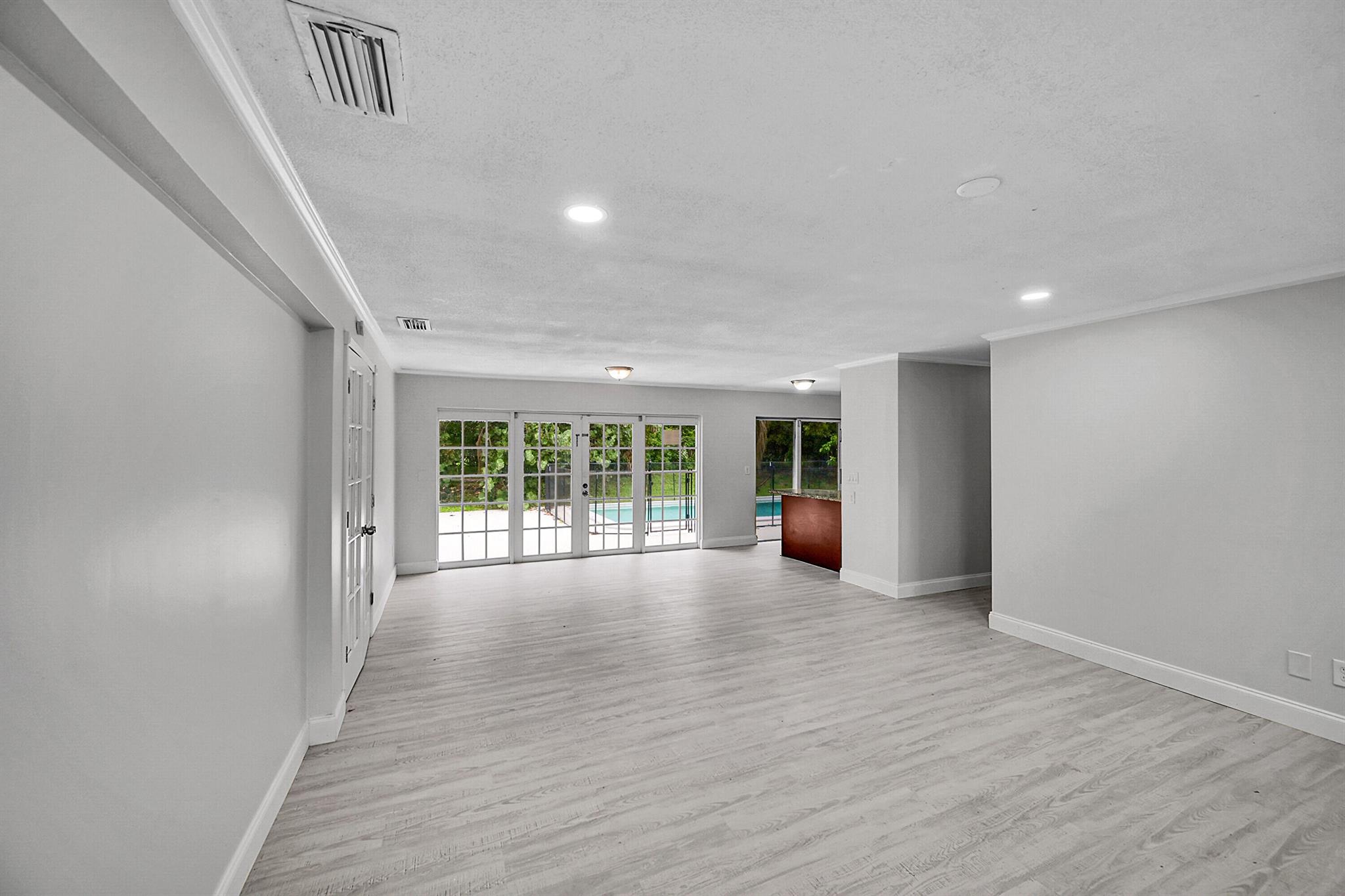 ISLAND ESTATES - Residential