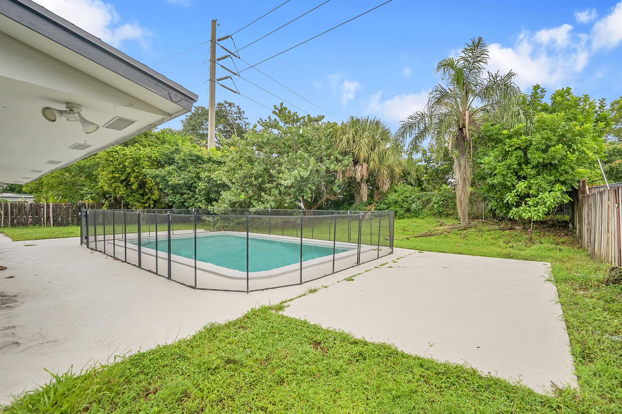 ISLAND ESTATES - Residential