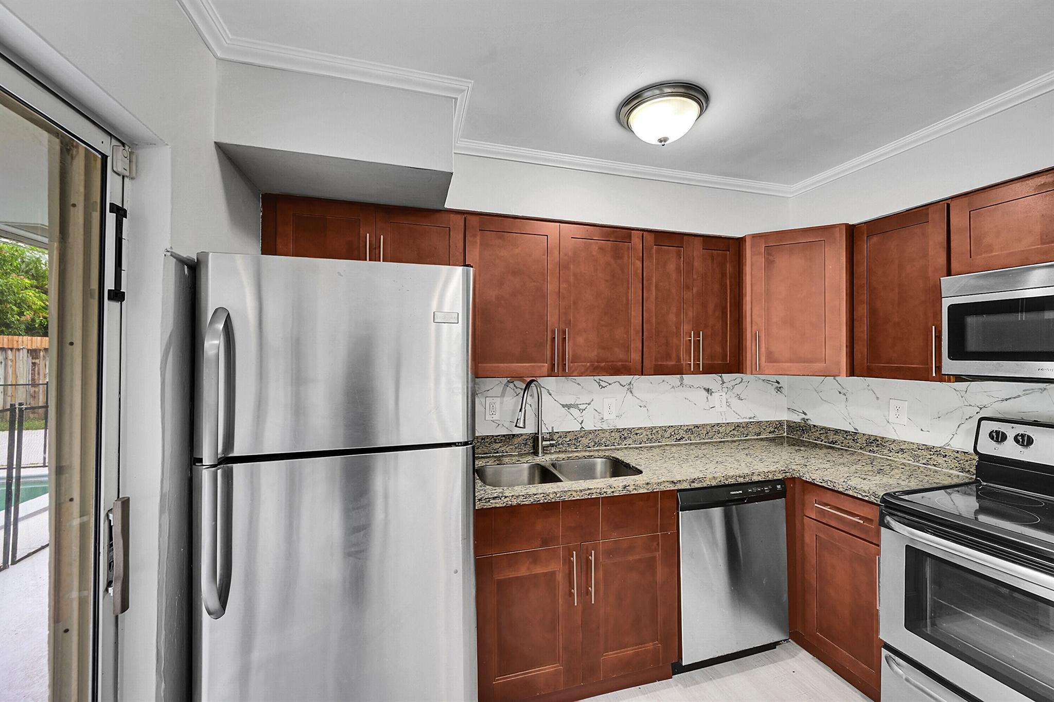 ISLAND ESTATES - Residential