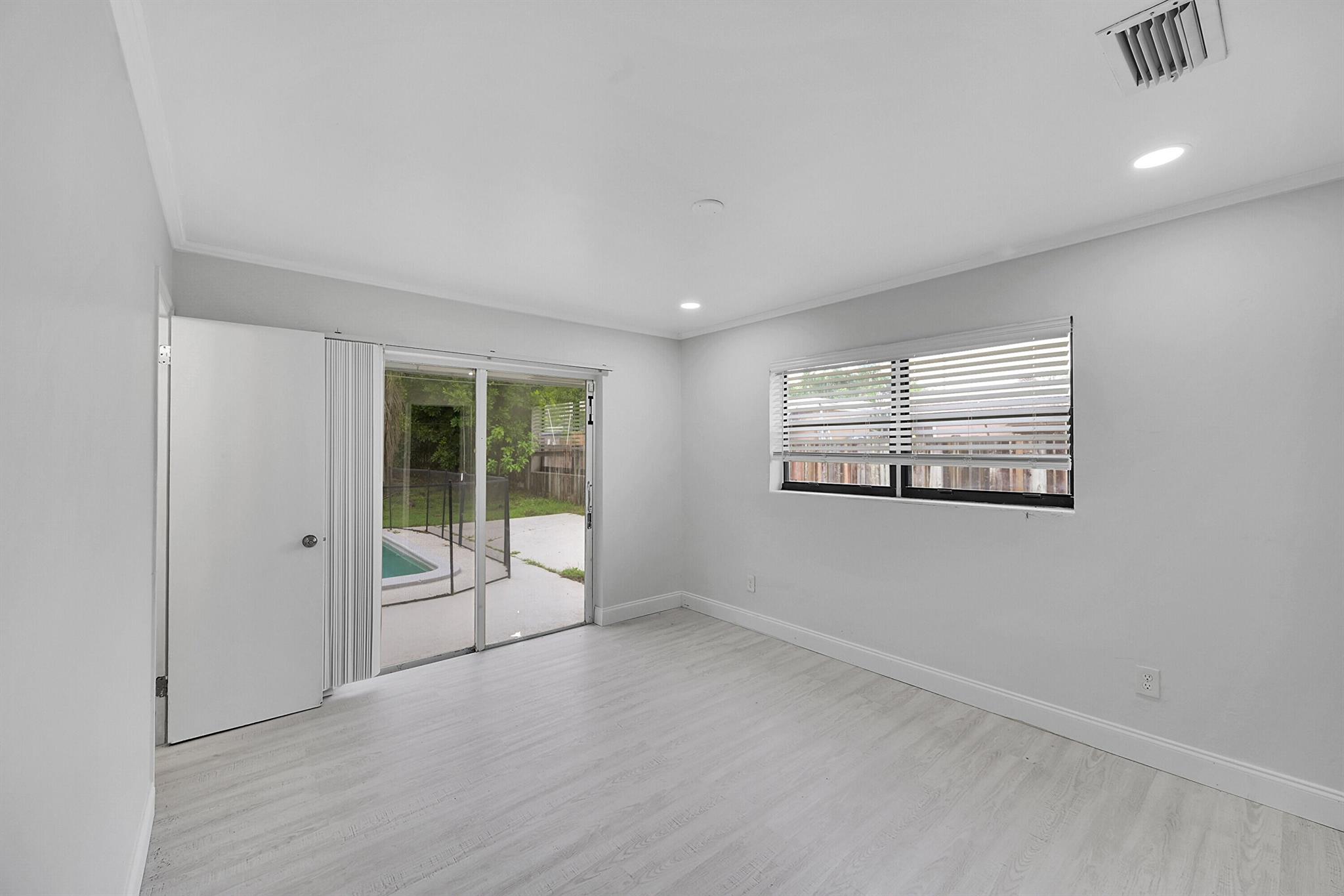 ISLAND ESTATES - Residential