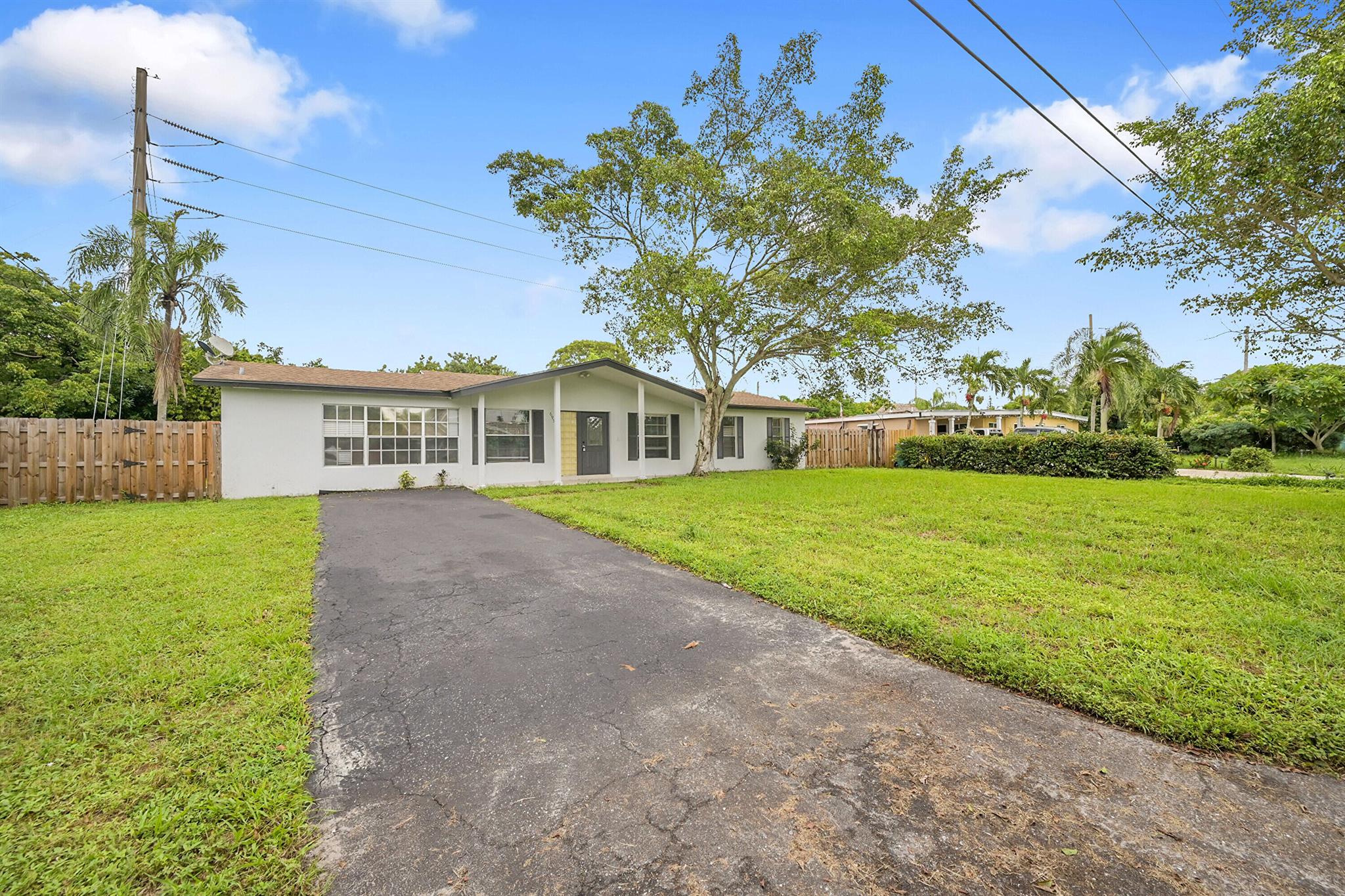 ISLAND ESTATES - Residential