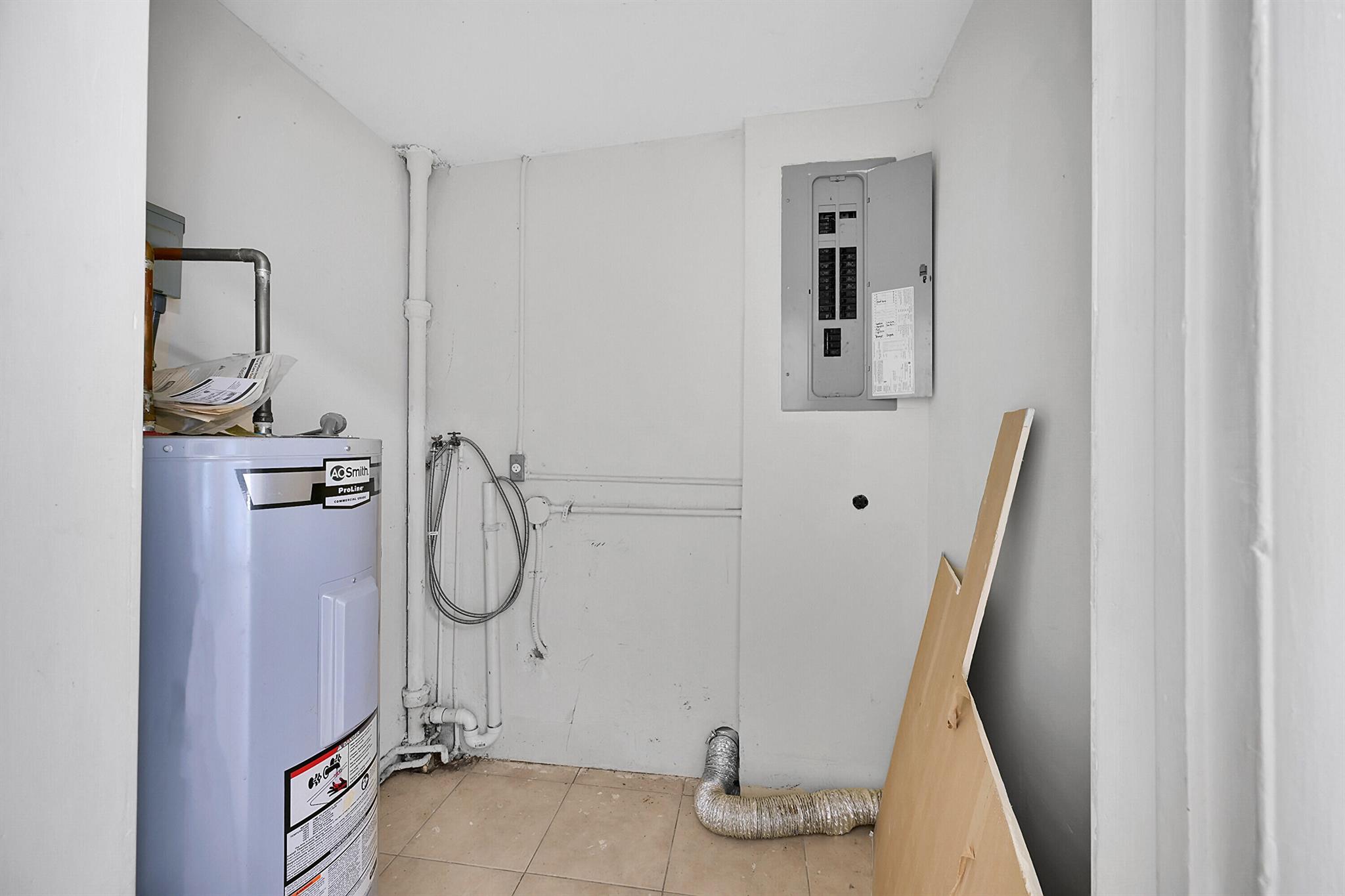 ISLAND ESTATES - Residential