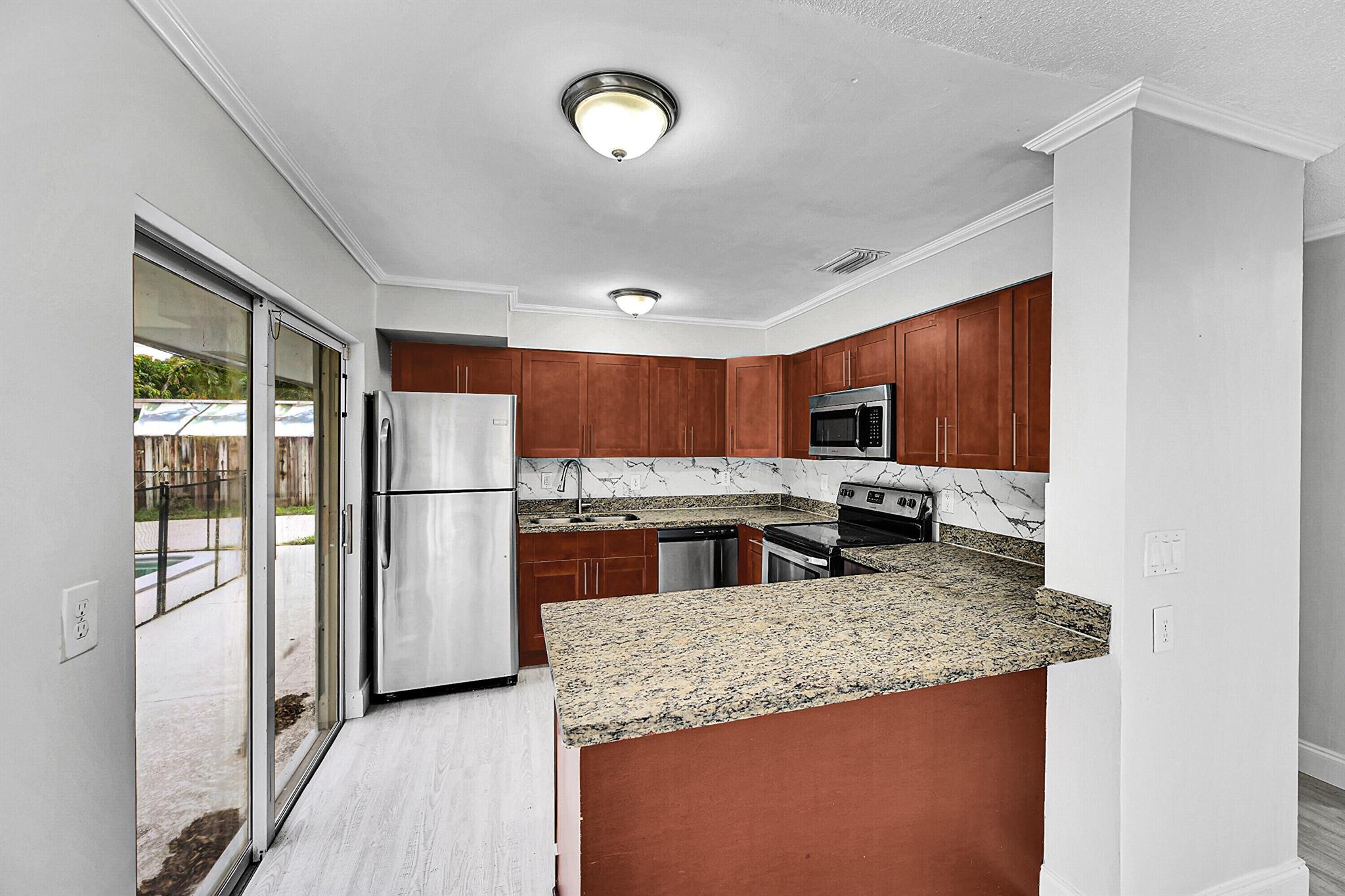 ISLAND ESTATES - Residential