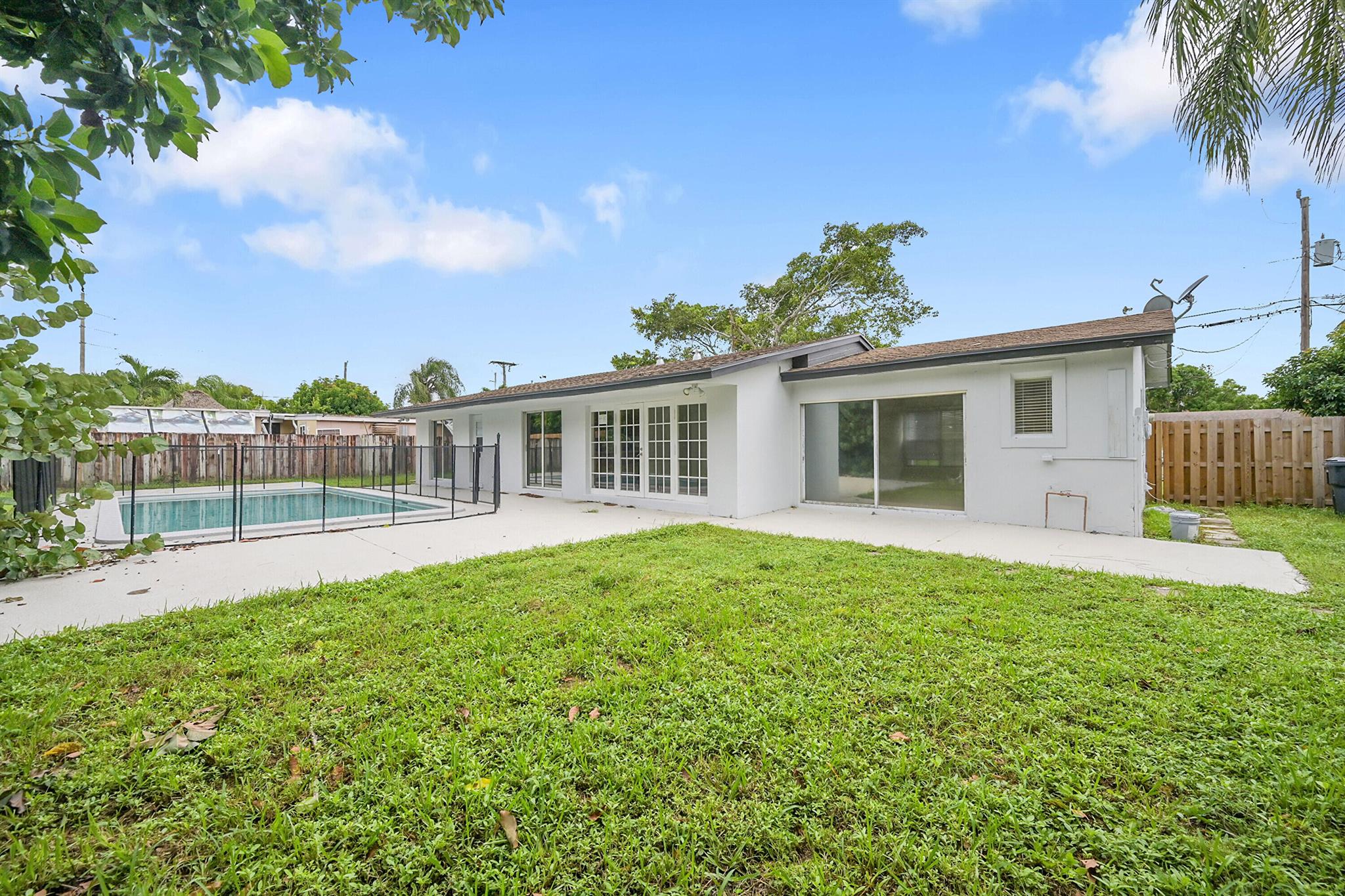 ISLAND ESTATES - Residential