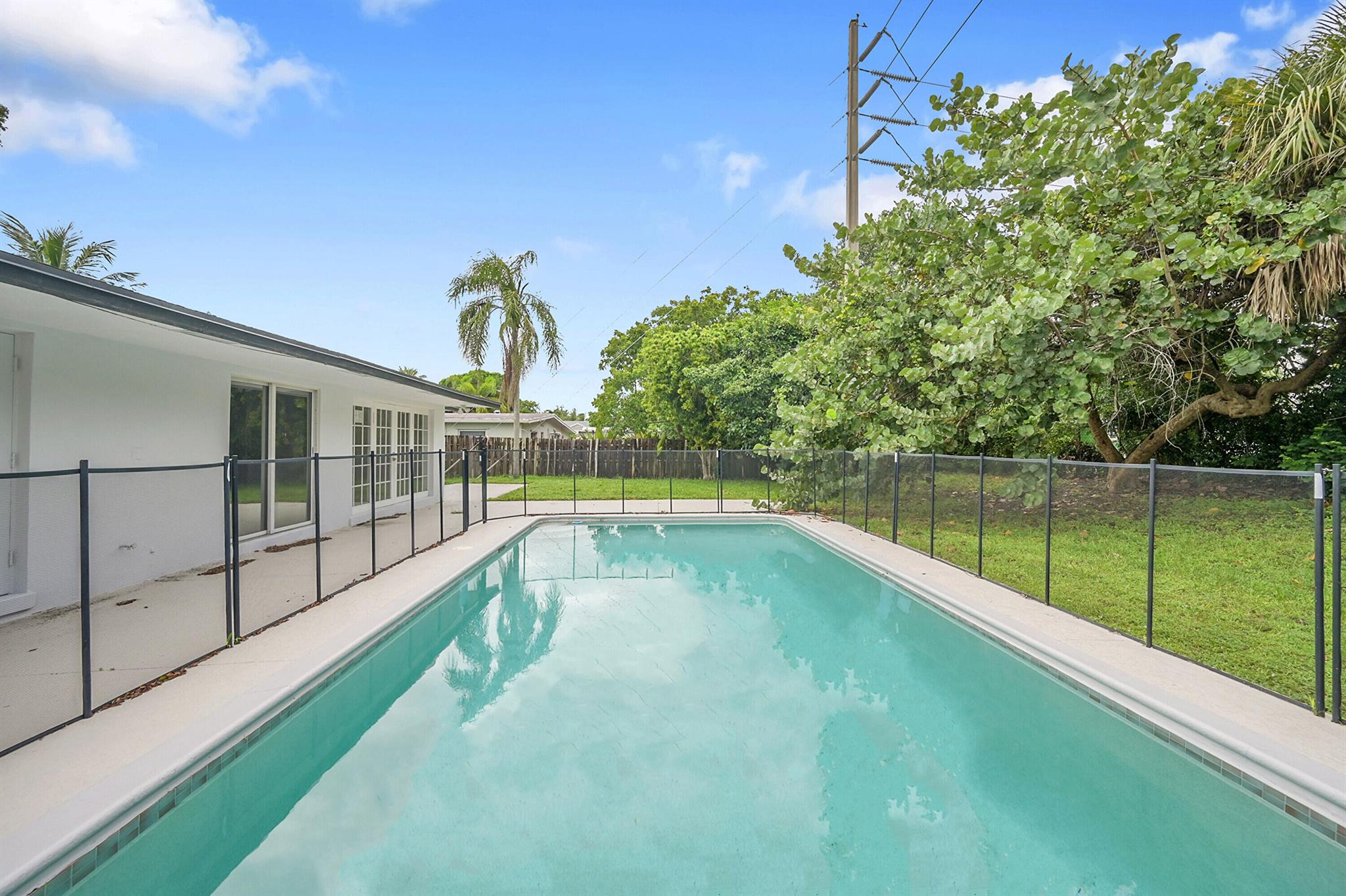 ISLAND ESTATES - Residential