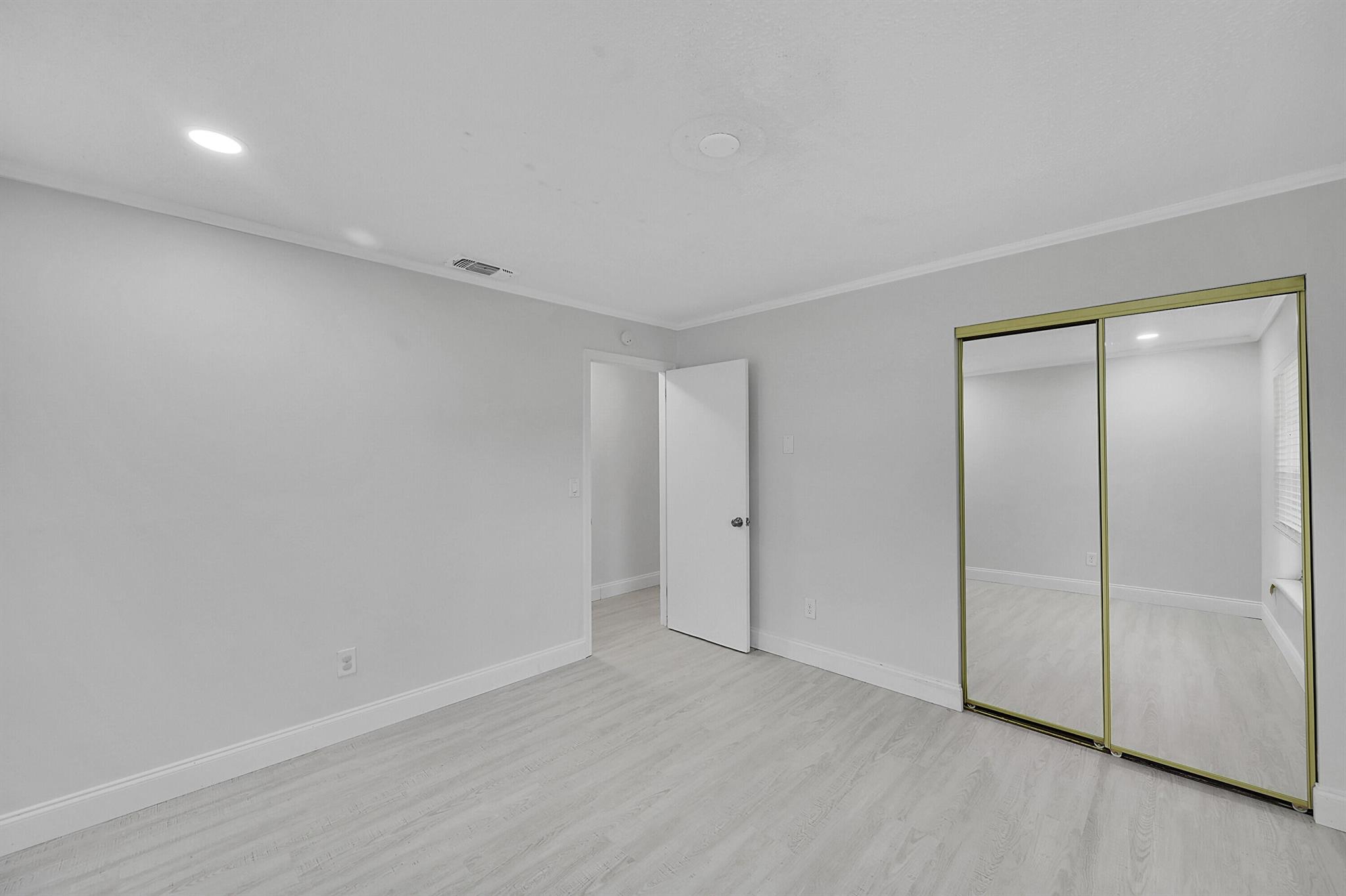 ISLAND ESTATES - Residential