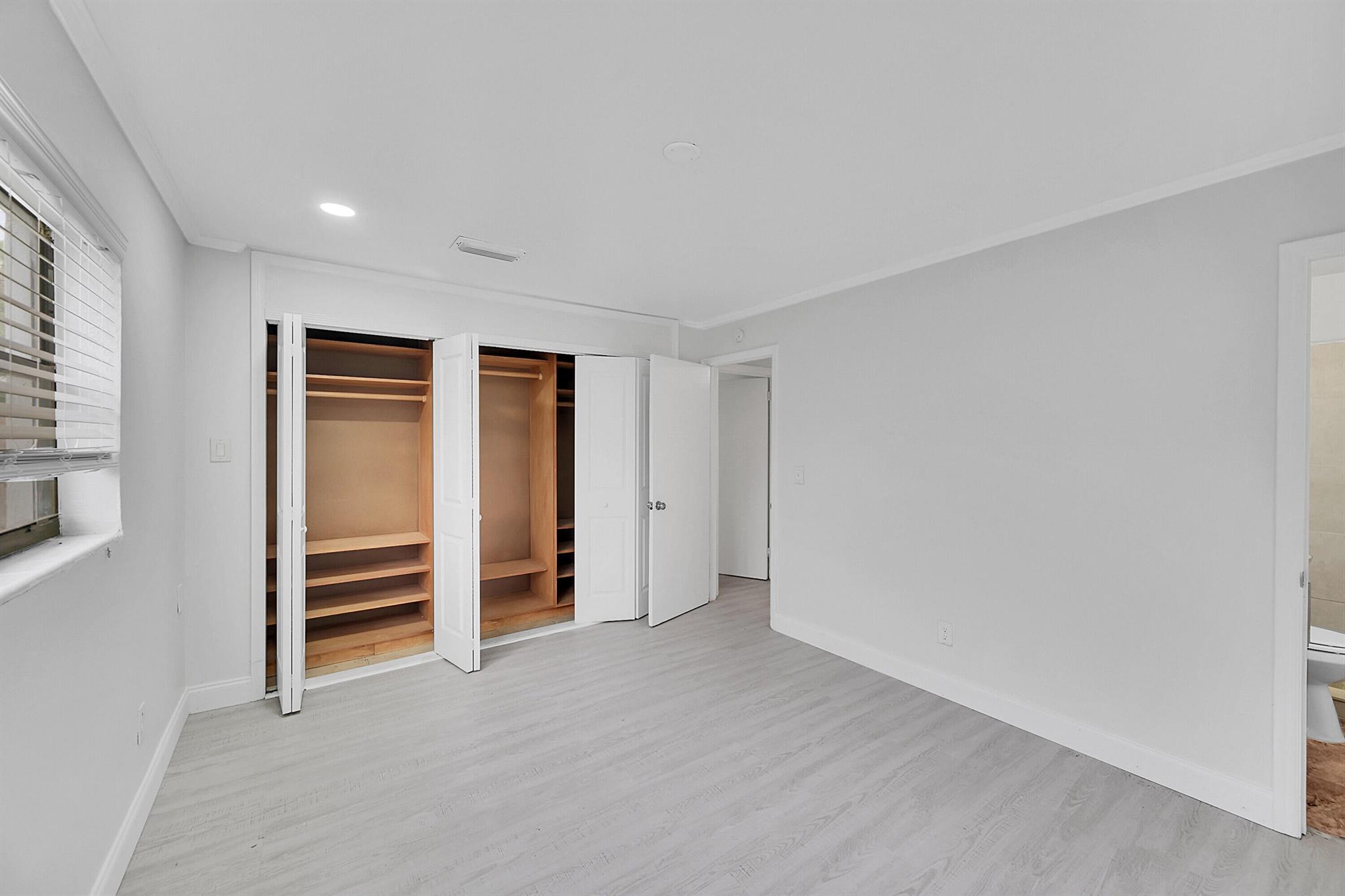 ISLAND ESTATES - Residential