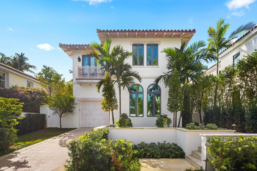 Photo of 422 Australian Avenue, Palm Beach, FL 33480 (MLS # R11056916)