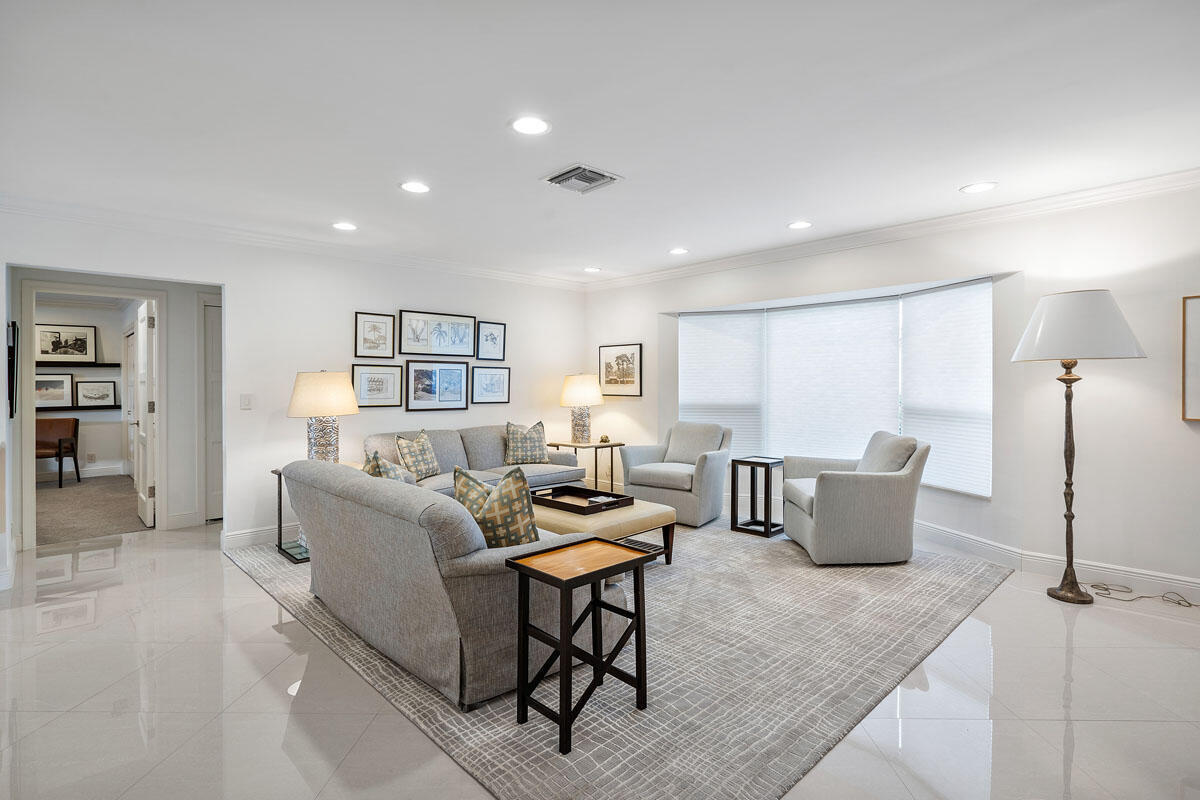 ROYAL PALM YACHT & COUNTRY CLUB - Residential