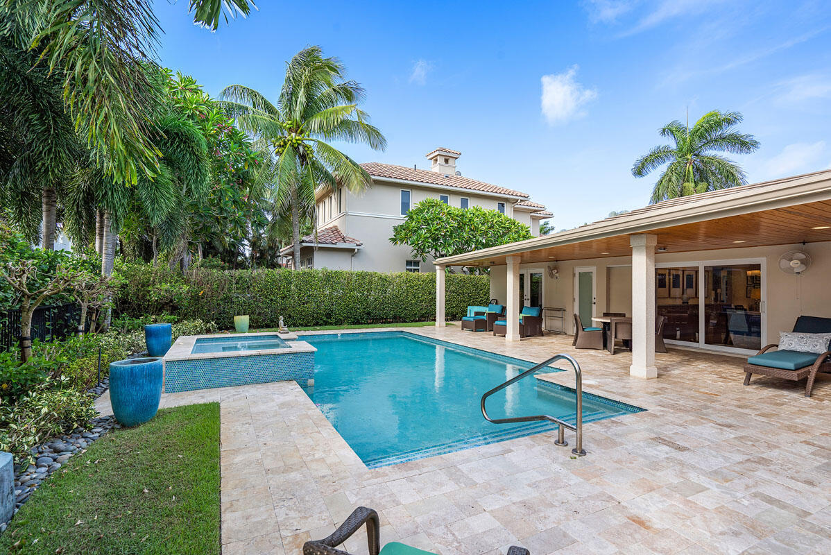 ROYAL PALM YACHT & COUNTRY CLUB - Residential