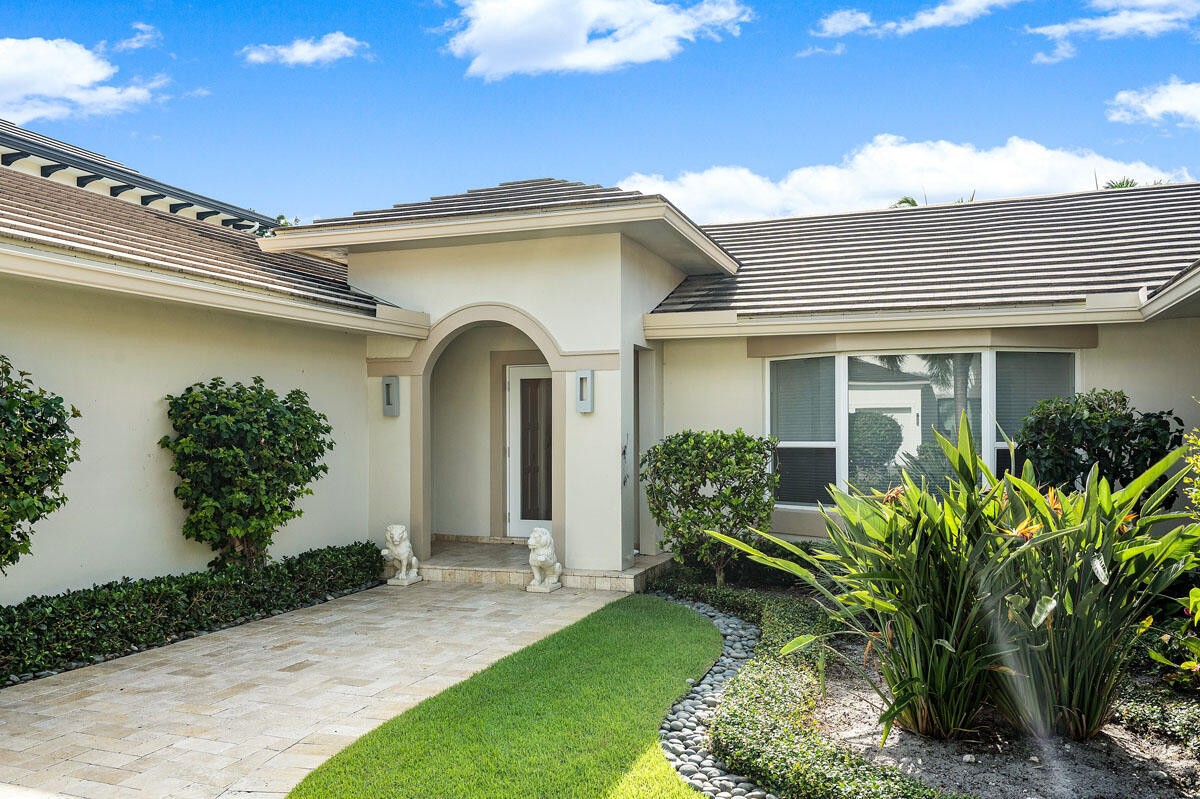 1810 Sabal Palm Drive