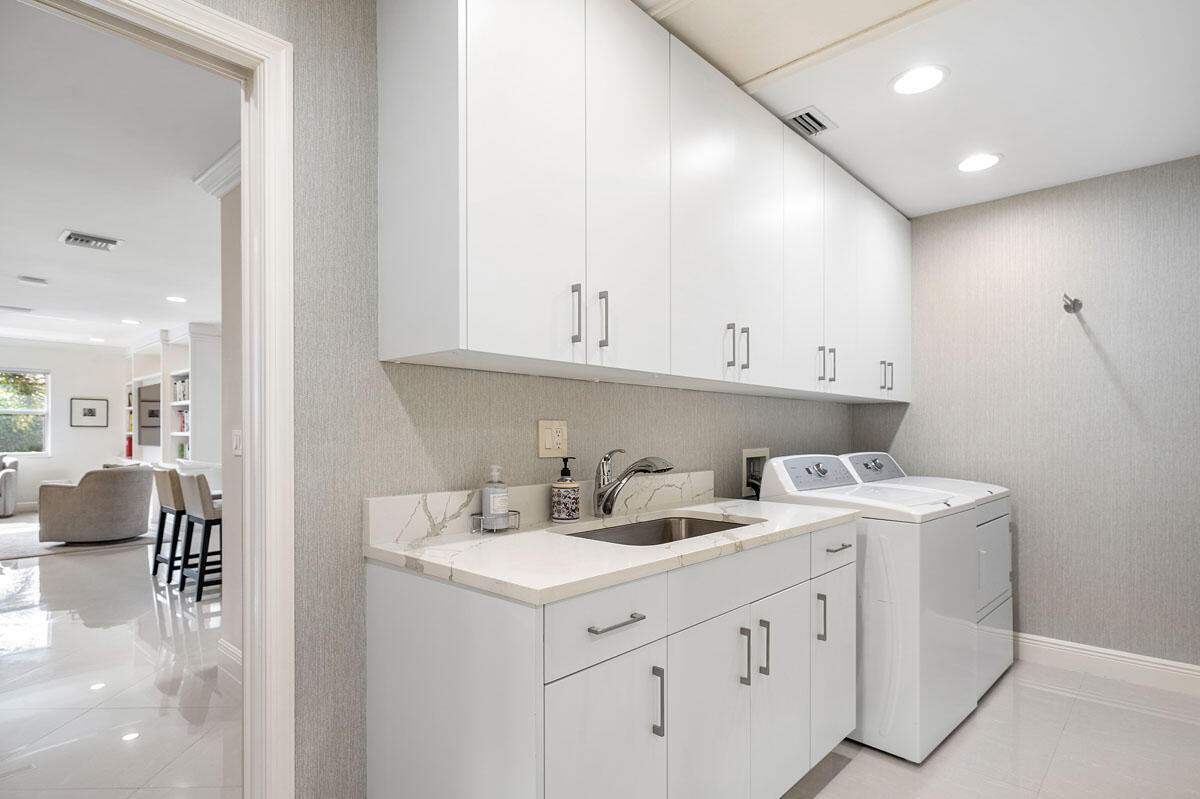 ROYAL PALM YACHT & COUNTRY CLUB - Residential