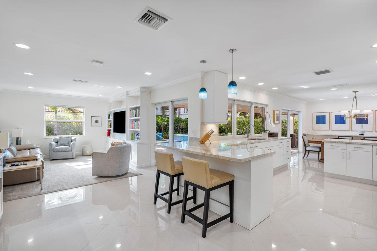 ROYAL PALM YACHT & COUNTRY CLUB - Residential