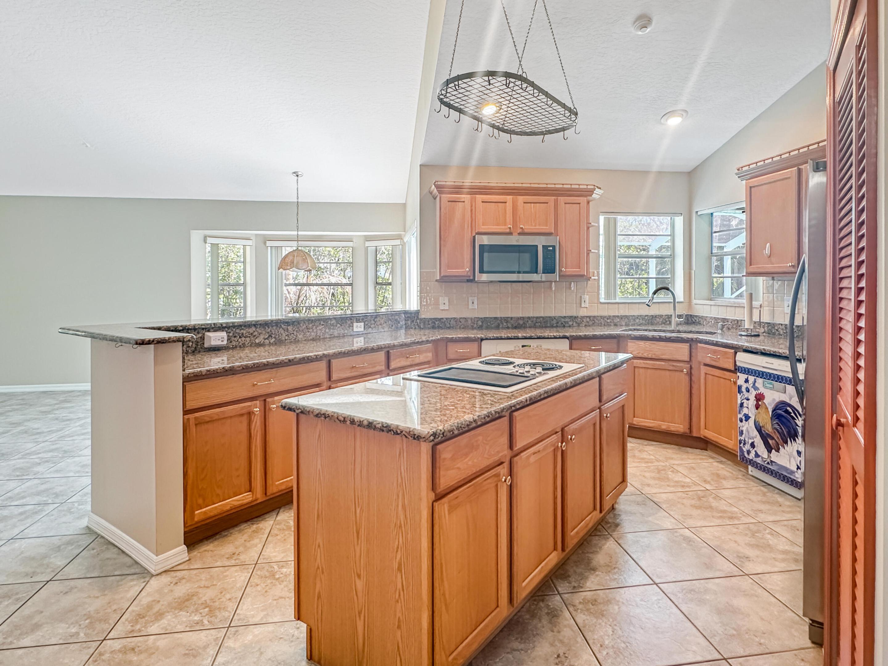 TARPON ISLAND CLUB III - Residential Lease