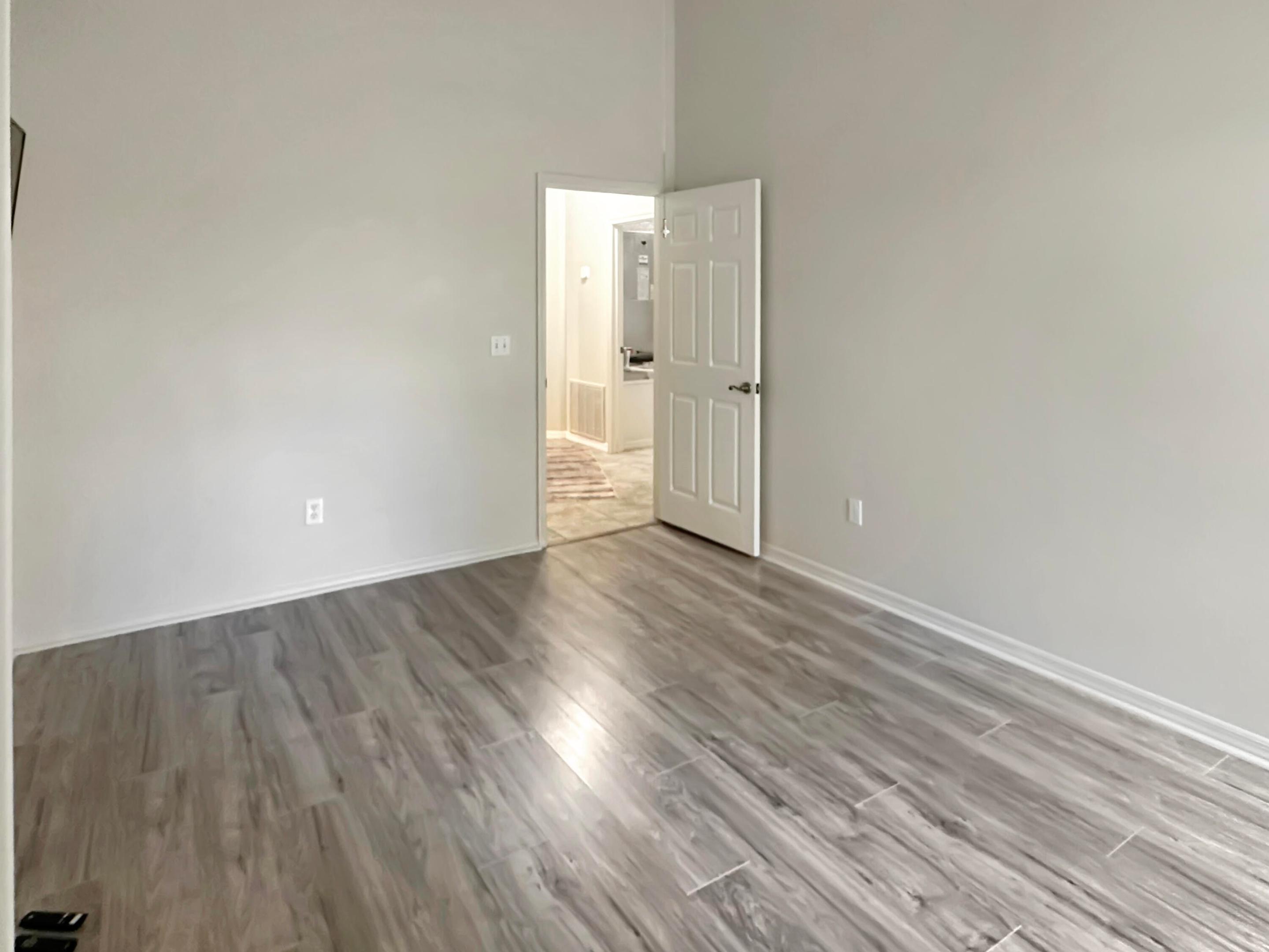 TARPON ISLAND CLUB III - Residential Lease