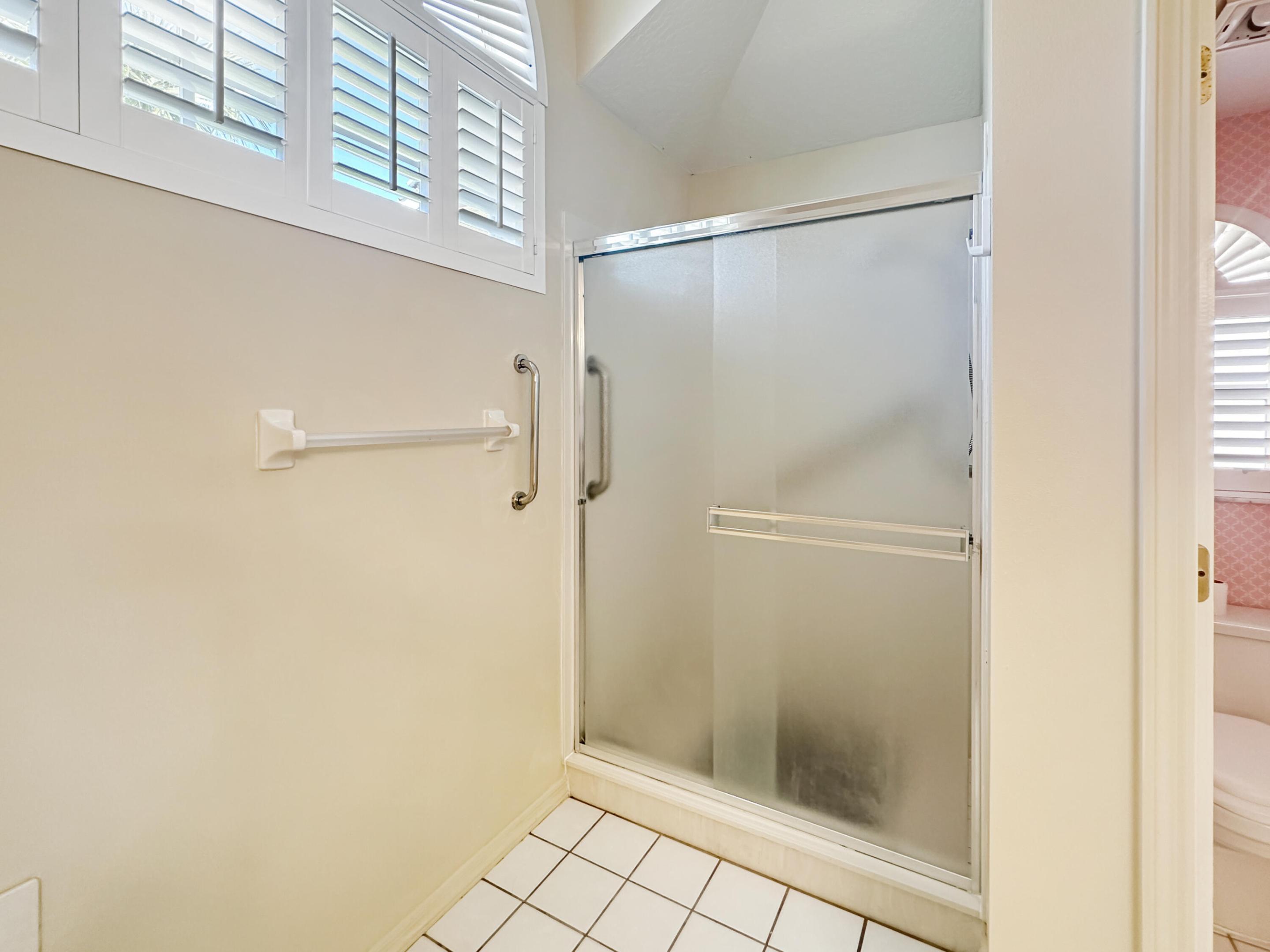 TARPON ISLAND CLUB III - Residential Lease