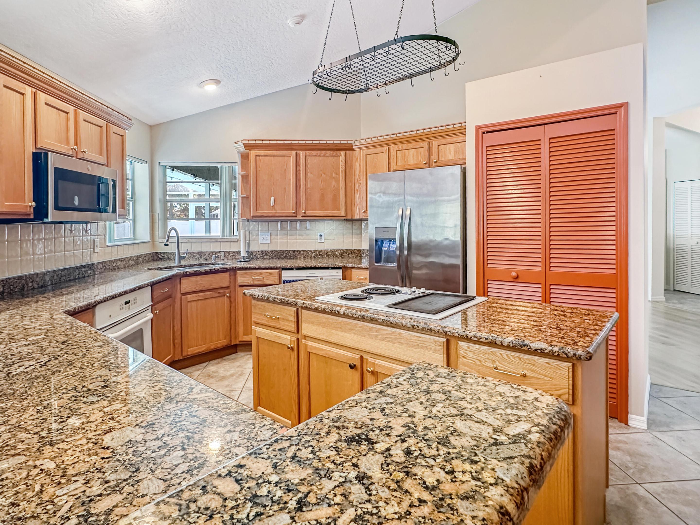 TARPON ISLAND CLUB III - Residential Lease