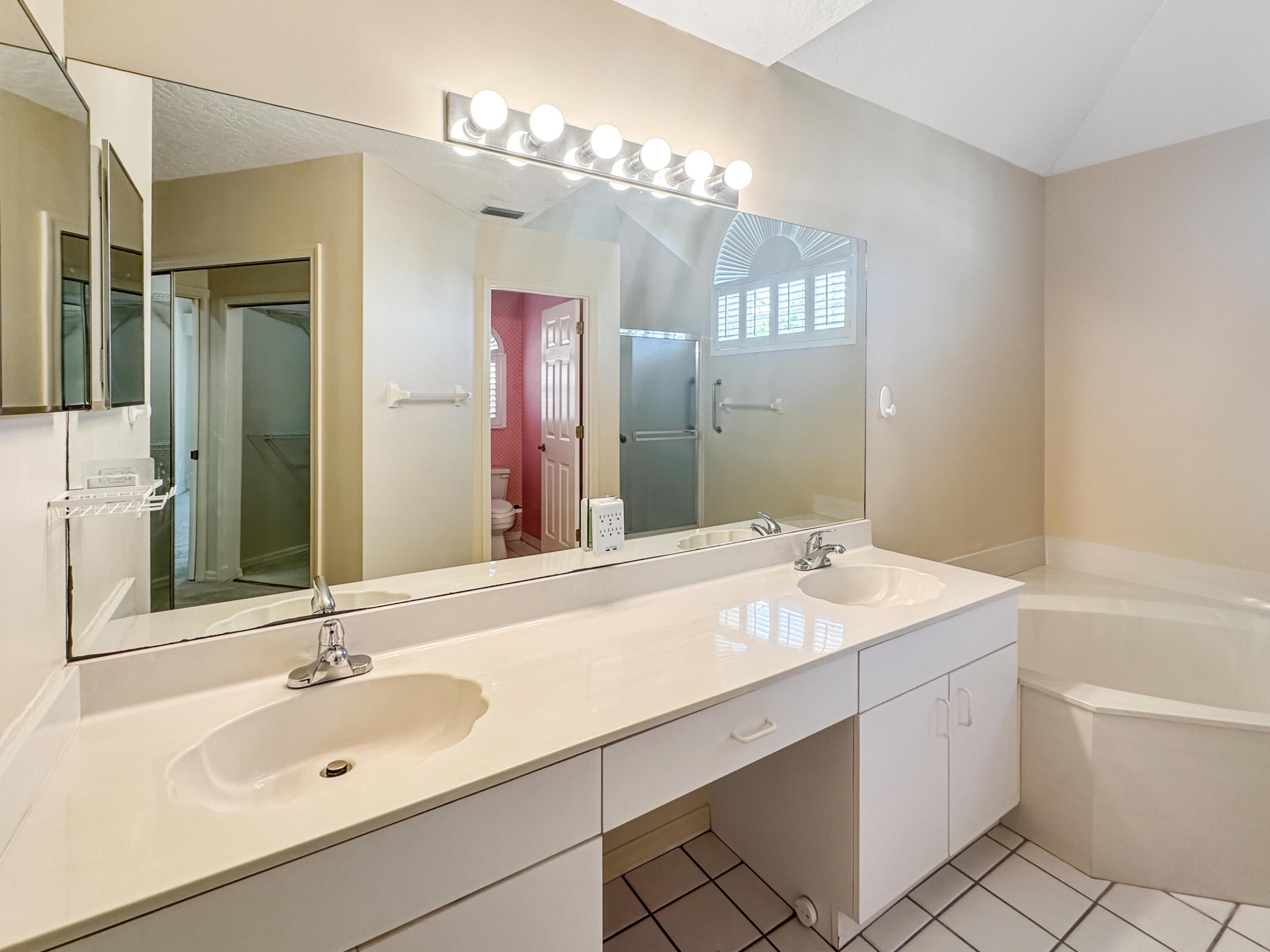 TARPON ISLAND CLUB III - Residential Lease