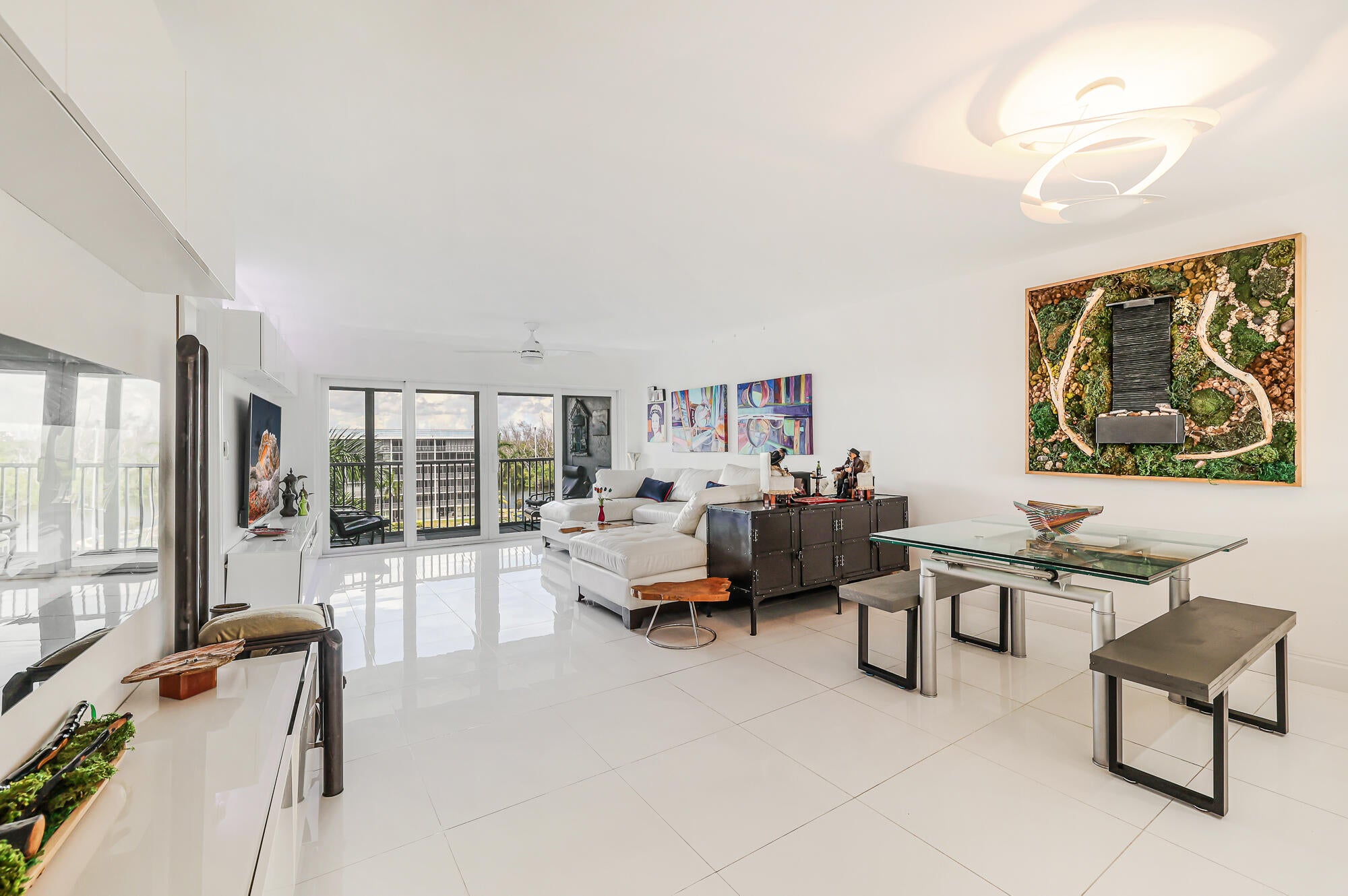 1523 E Hillsboro Boulevard 634