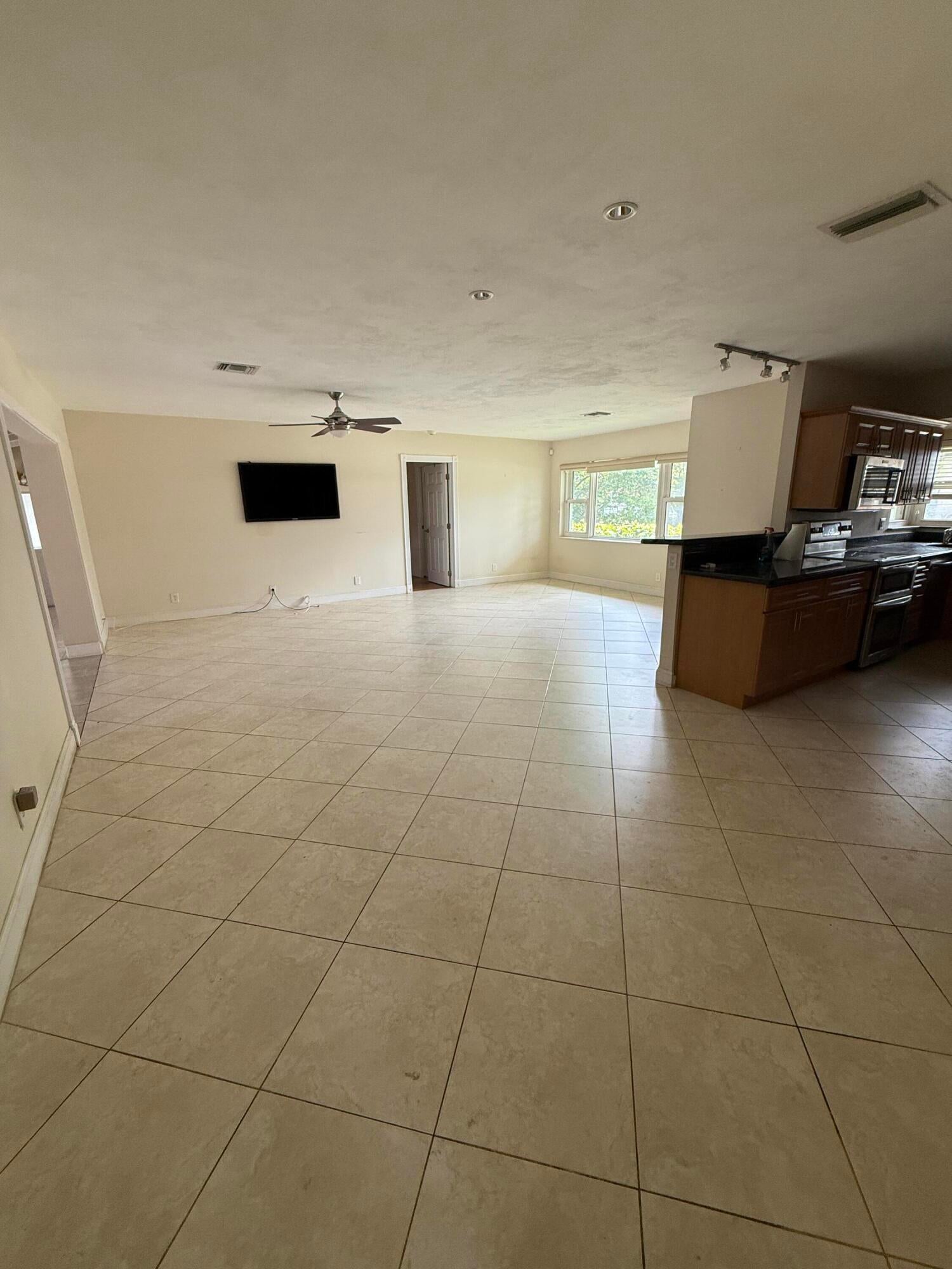 2456 Middle River Drive