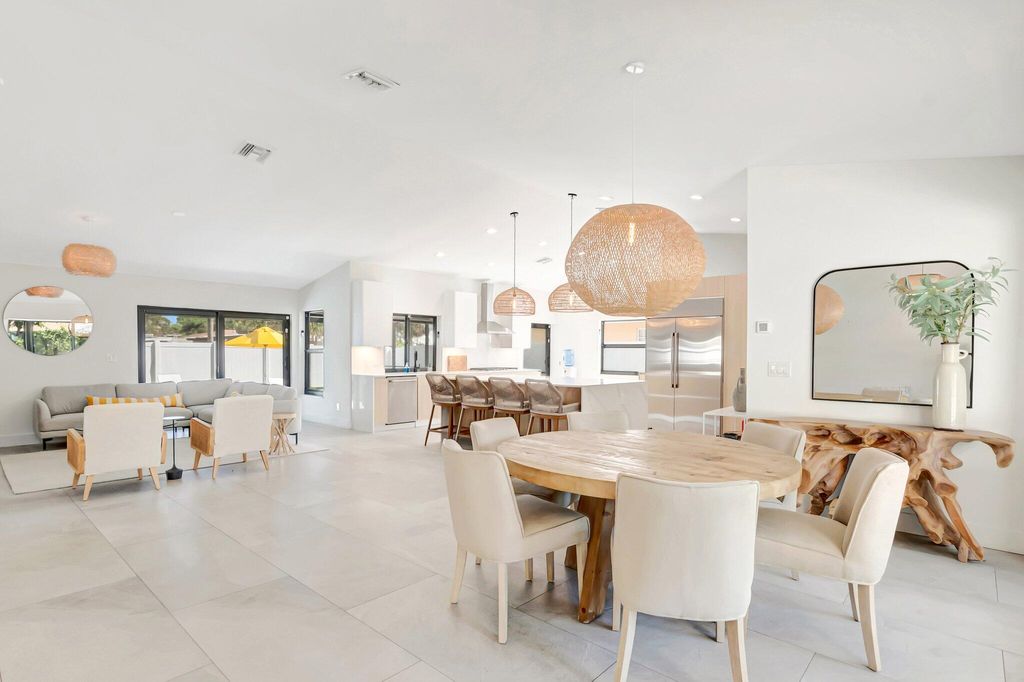 Photo of 981 SW 8th Street, Boca Raton, FL 33486 (MLS # R11077687)