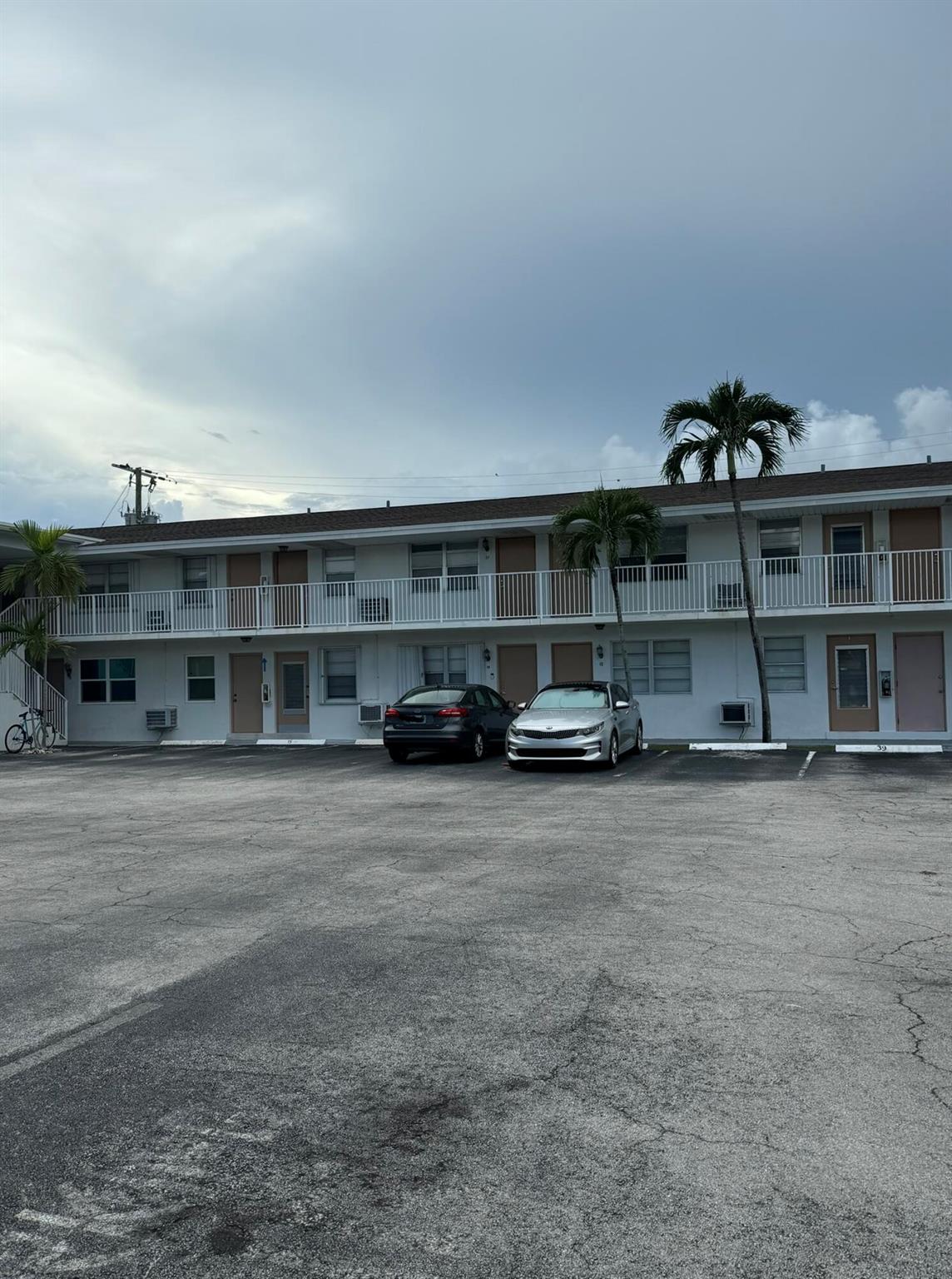 810 Lake Shore Drive 37