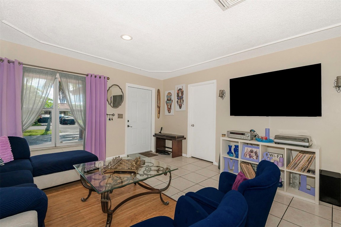 CORAL SPRINGS - Residential Income